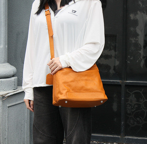 Minimalist Italian Leather Bucket Bag for Women - Stylish Crossbody Handbag for Everyday Use, Work & Travel