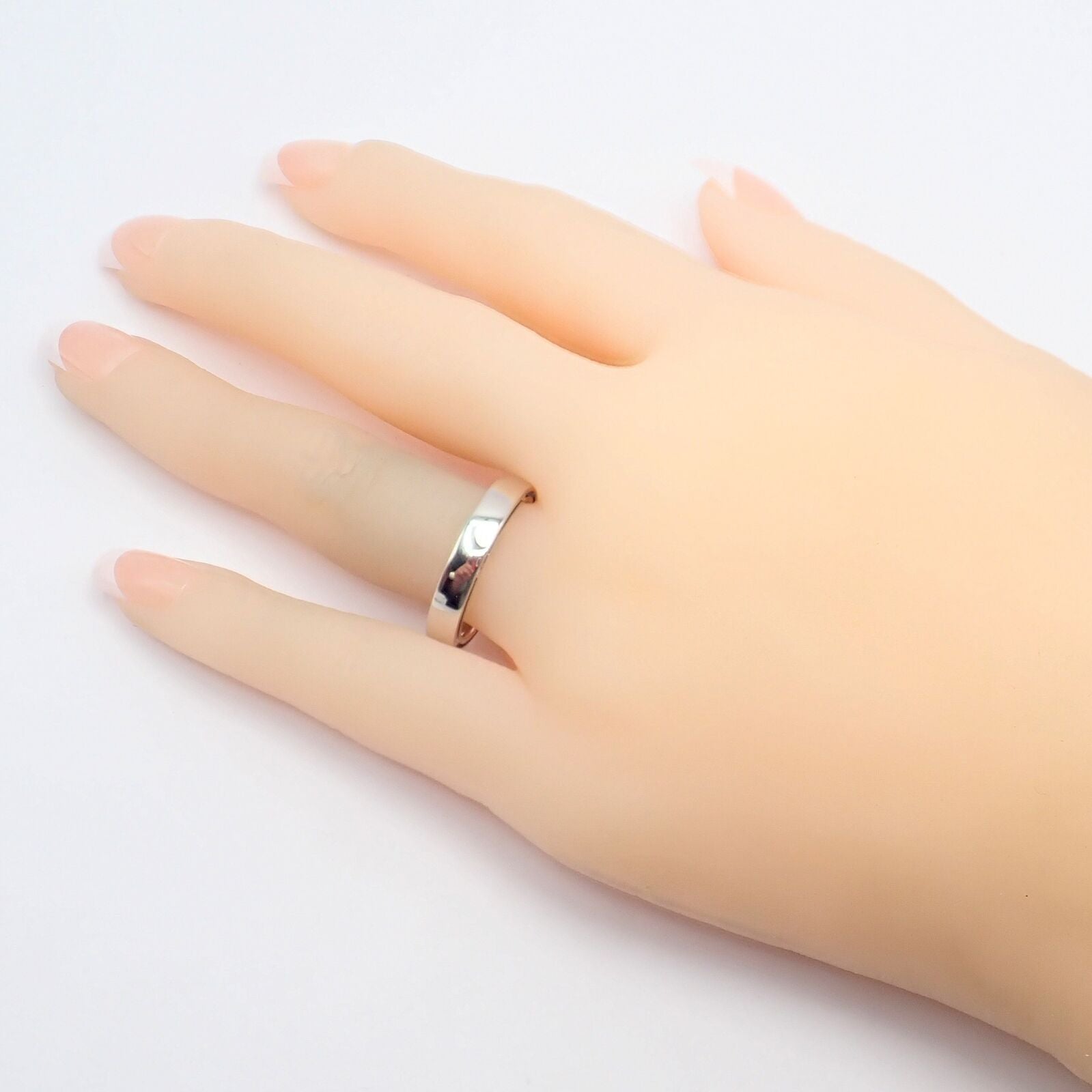 Authentic Damiani 18K White Gold Diamond D-Side 4mm Band Ring Size 7.75 - Perfect for Weddings, Anniversaries & Luxury Gifts