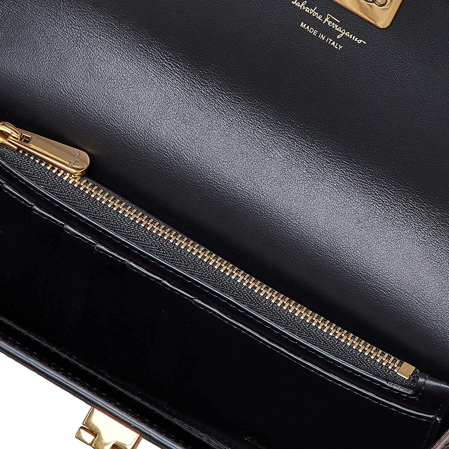 Salvatore Ferragamo Women's Leather Wallet - Luxury Designer Bifold Wallet for Women - Perfect for Everyday Use, Travel & Gift Giving