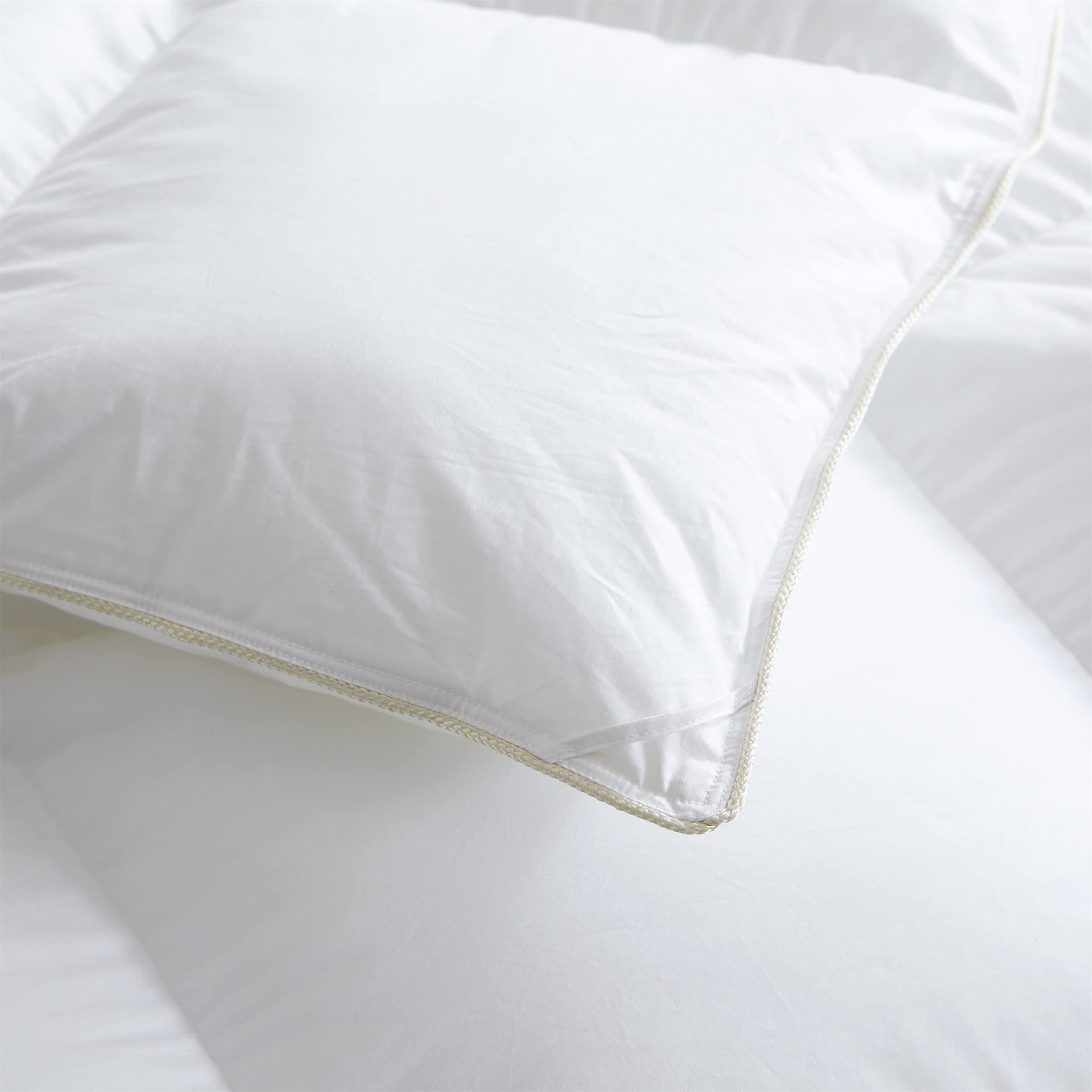 Premium Queen Size Goose Feather Down Comforter - 100% Egyptian Cotton Cover, 55 oz Fill Weight, Heavyweight Winter Blanket - Perfect for Cold Weather, Bedroom Luxury & Cozy Sleep - White Solid Comforter for Master Bedroom, Guest Room & Hotel Use