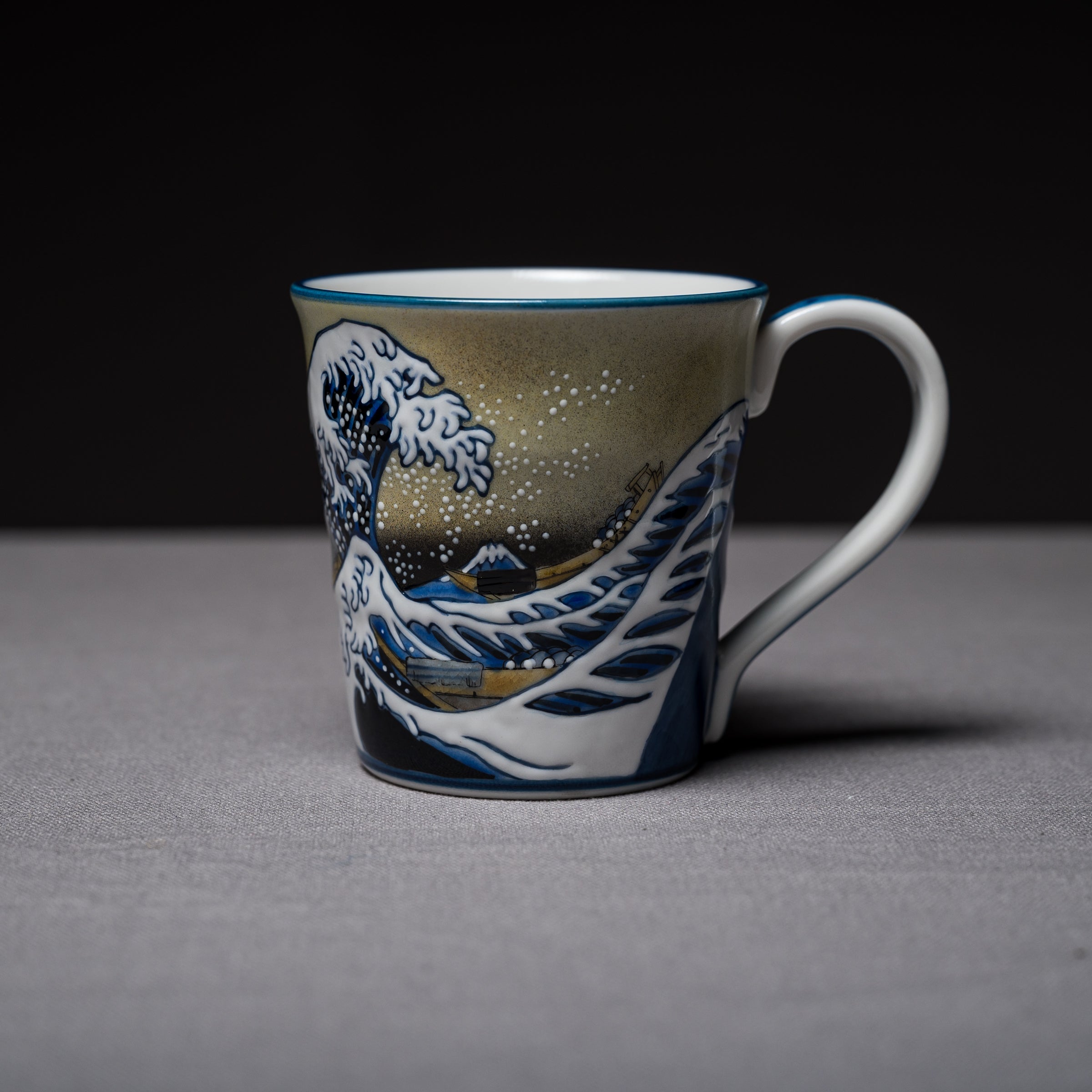 Premium Kutani Ware Hokusai Mug - Great Wave of Kanagawa Japanese Porcelain Tea Cup - Traditional Ukiyo-e Artwork for Home Decor, Tea Ceremony & Collector's Gift