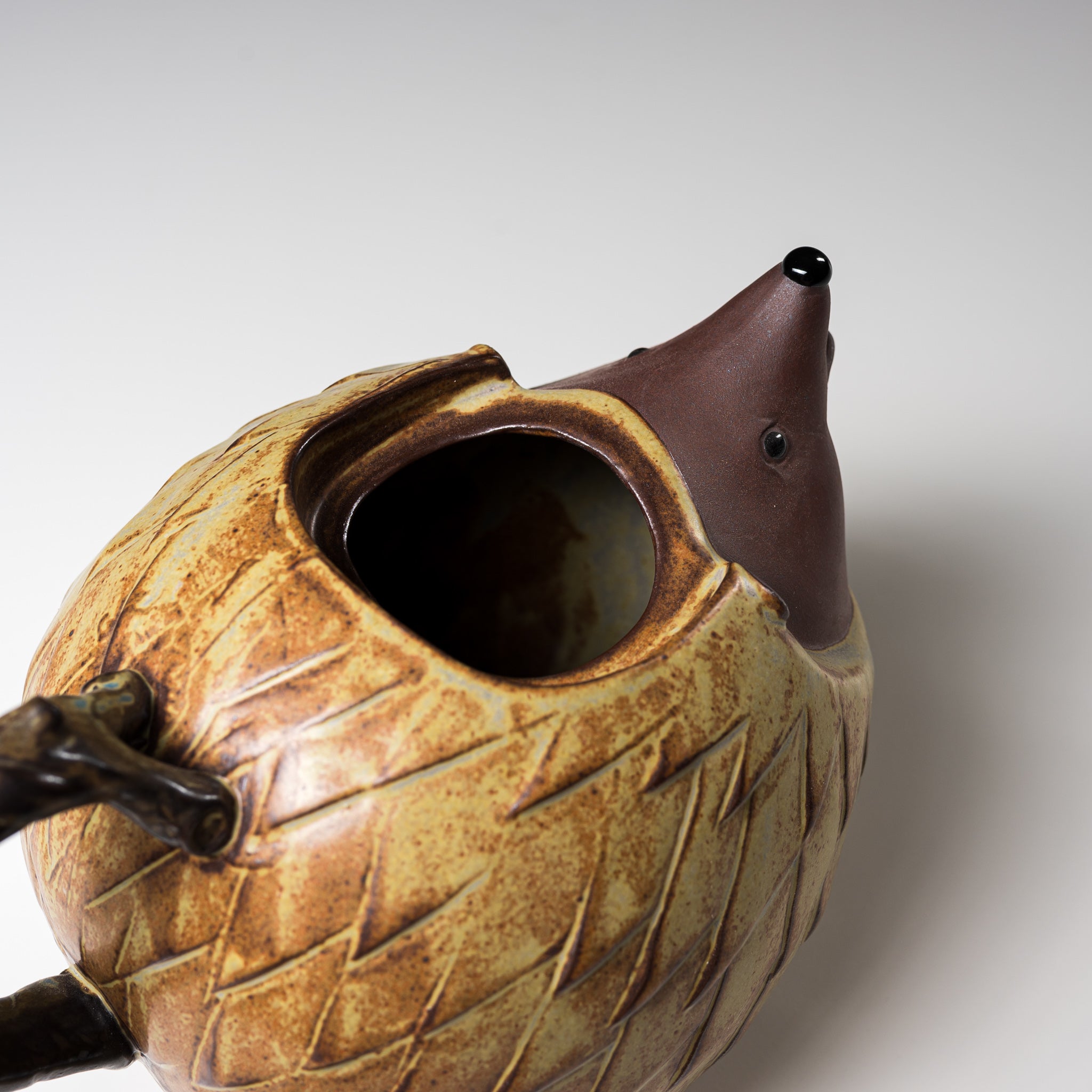 Seto Ware KASHIWA Hedgehog Animal Teapot - Japanese Ceramic Tea Pot with Unique Hedgehog Design | Perfect for Tea Ceremonies, Home Decor & Gift Giving
