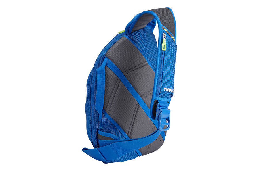 Thule Crossover 17L Sling Backpack - Lightweight Water-Resistant Crossbody Bag for Travel, Hiking & Everyday Use - Perfect for Commuters, Photographers & Outdoor Adventures