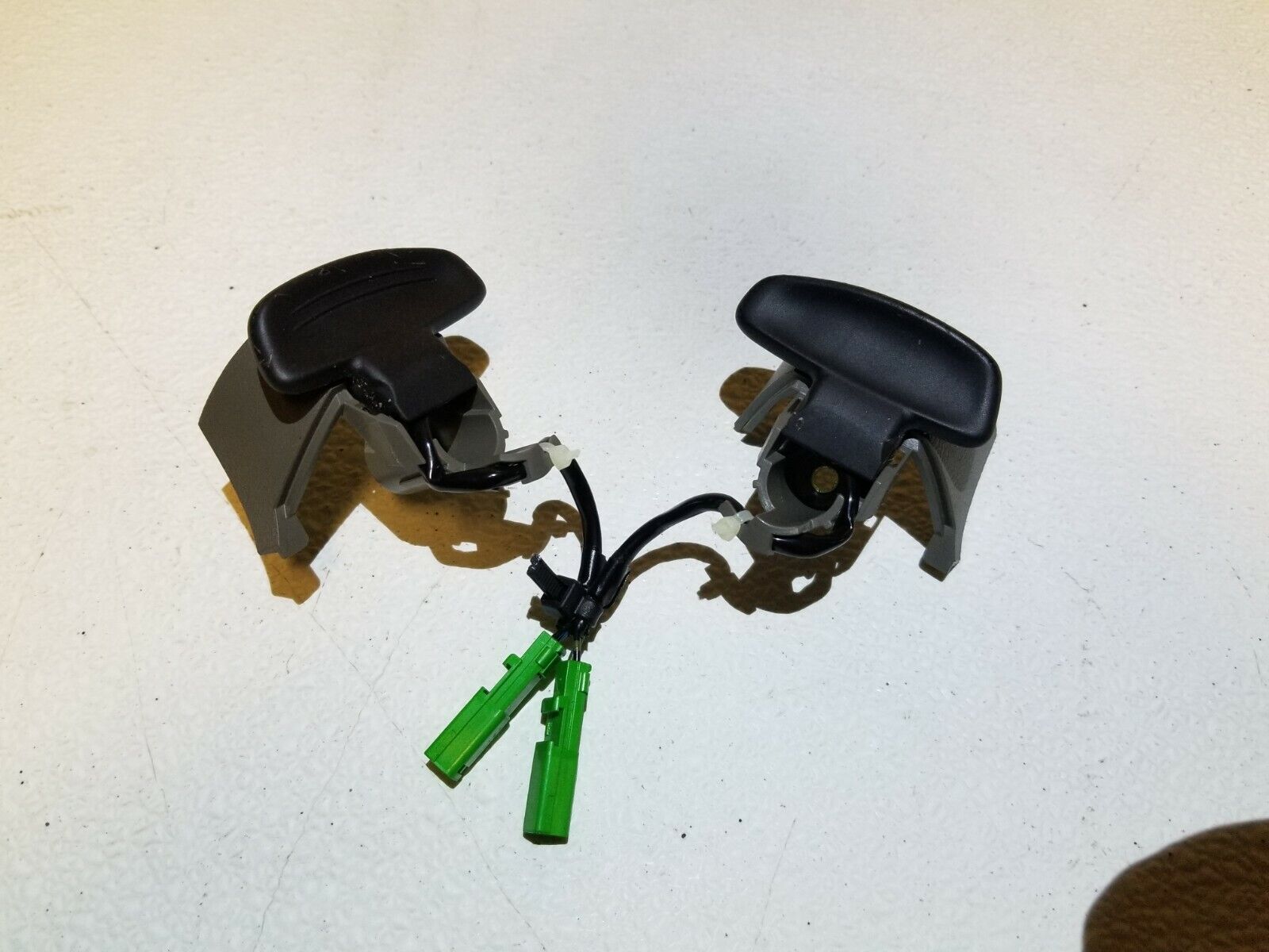 05-08 Acura RL OEM Steering Wheel Shift Paddle Pair - Genuine Replacement Parts for Smooth Gear Shifting | Perfect for Performance Driving & Racing Enthusiasts