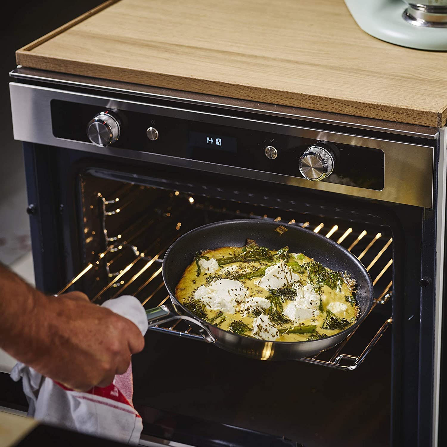 **KitchenAid Stainless Steel PFAS-Free Healthy Ceramic Non-Stick 28 cm Frying Pan - Induction & Oven Safe, Dishwasher Safe, Silver - Perfect for Sautéing, Frying & Baking**