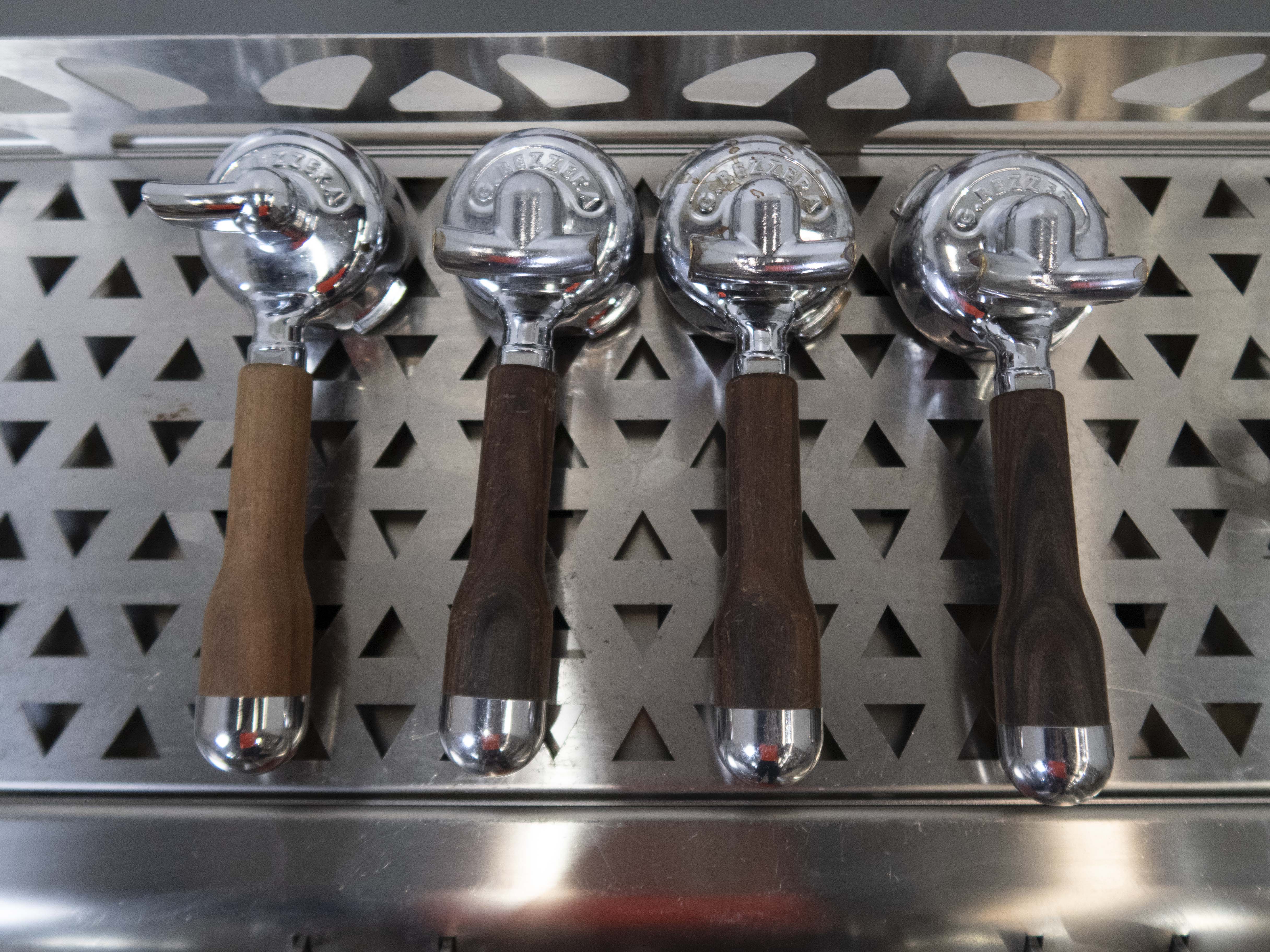 Bezzera Victoria De Brewing Profile 3 Group Commercial Espresso Machine for Coffee Shops & Restaurants | Professional Barista Equipment for High-Volume Brewing
