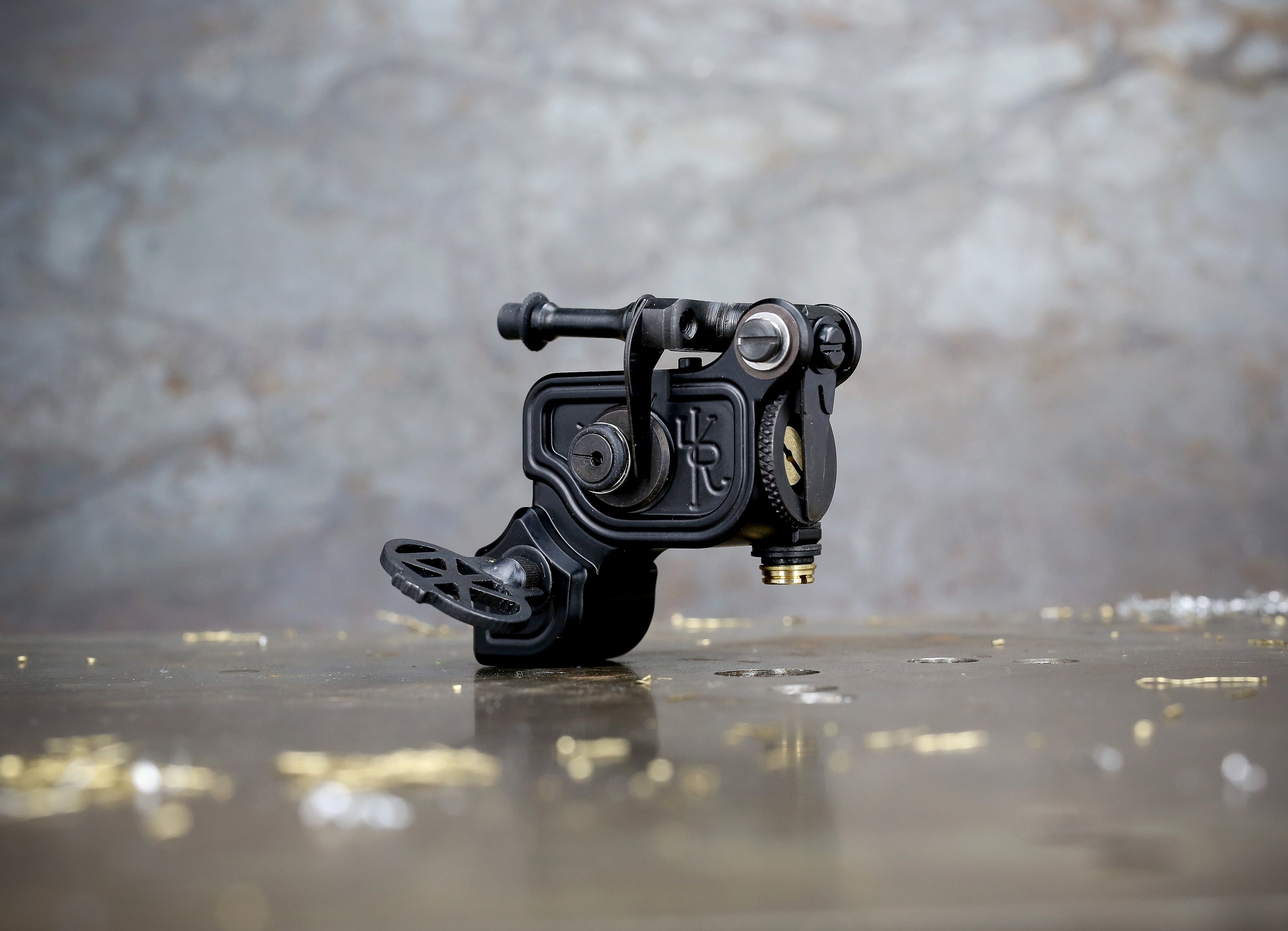 Dan Kubin Sidewinder 46er Featherweight Black Aluminum RCA Tattoo Machine with Clip Cord - Professional Tattoo Equipment for Artists & Beginners, Perfect for Lining and Shading Work