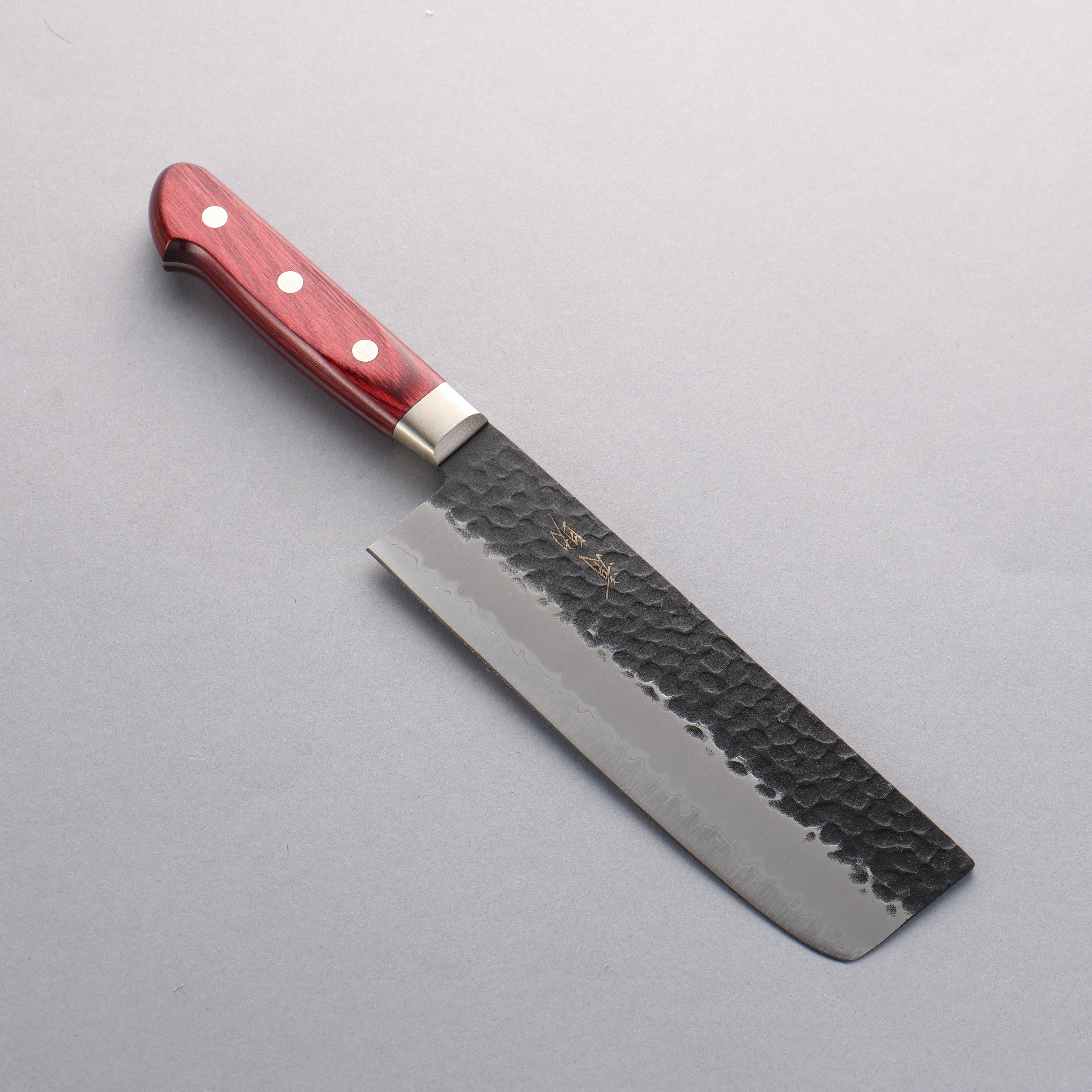 Seisuke Kurobeni Blue Super Hammered Kurouchi Nakiri Knife 165mm - Japanese Chef Knife with Red Pakka Wood Handle - Perfect for Slicing Vegetables, Herbs & Precise Kitchen Tasks