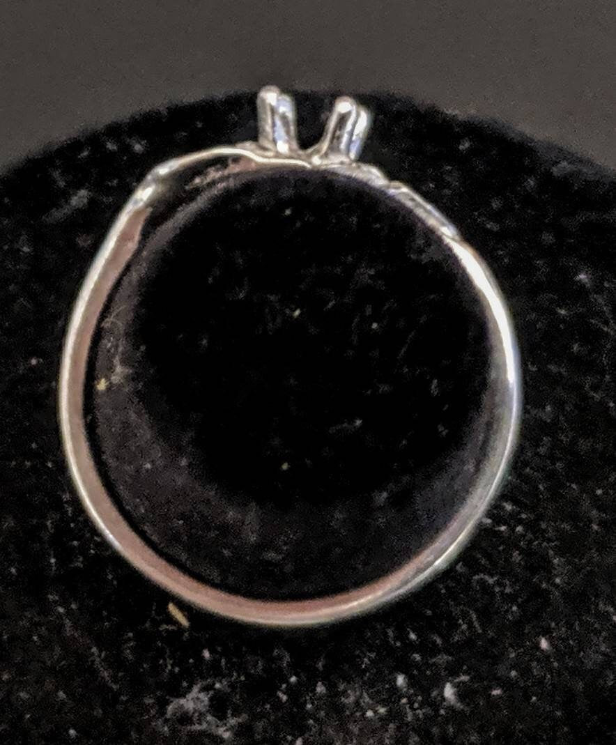 14K Gold or Sterling Silver 4-7mm Round Three Leaf Pre-Notched Blank Ring Shank Setting (Size 7) - Perfect for Jewelry Making, DIY Crafts & Engagement Ring Settings