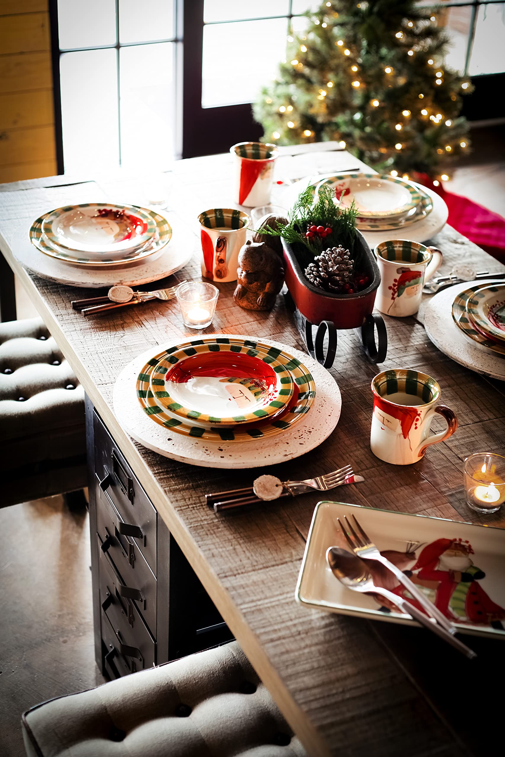Vietri Old St. Nick Assorted Round Salad Plates 8.5