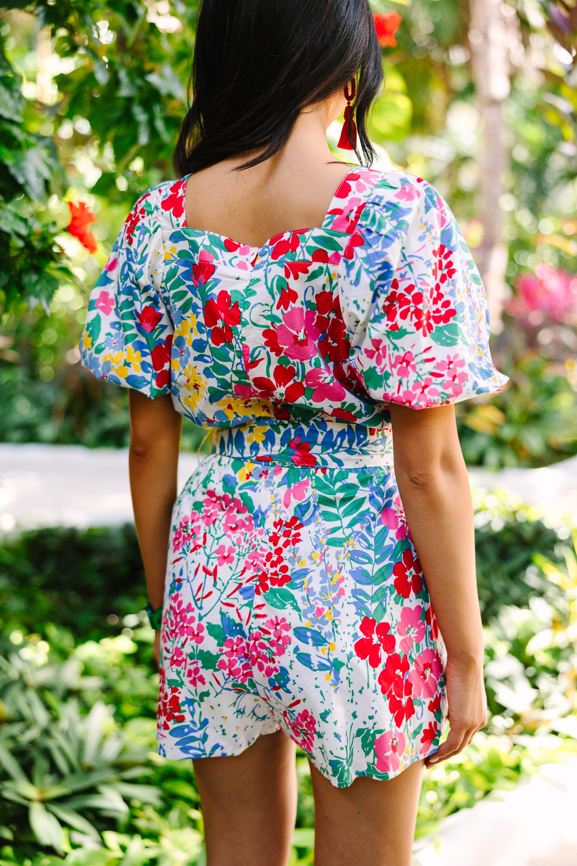 Elegant White Floral Romper for Women - Summer Casual Jumpsuit with Short Sleeves | Perfect for Beach Vacations, Garden Parties & Date Nights