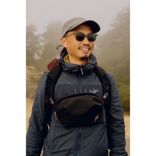 Peak Design Outdoor Sling 2L Black - Compact Camera Bag for Travel & Hiking - Waterproof Crossbody Sling Pack for DSLR, Mirrorless & Everyday Essentials