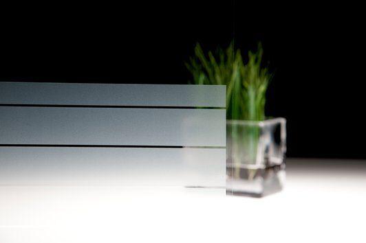3M SH2FGLS Privacy Window Film - Decorative Stripe/Line Design for Home & Office - UV Protection, Heat Control & Glare Reduction - Perfect for Bedrooms, Bathrooms & Conference Rooms