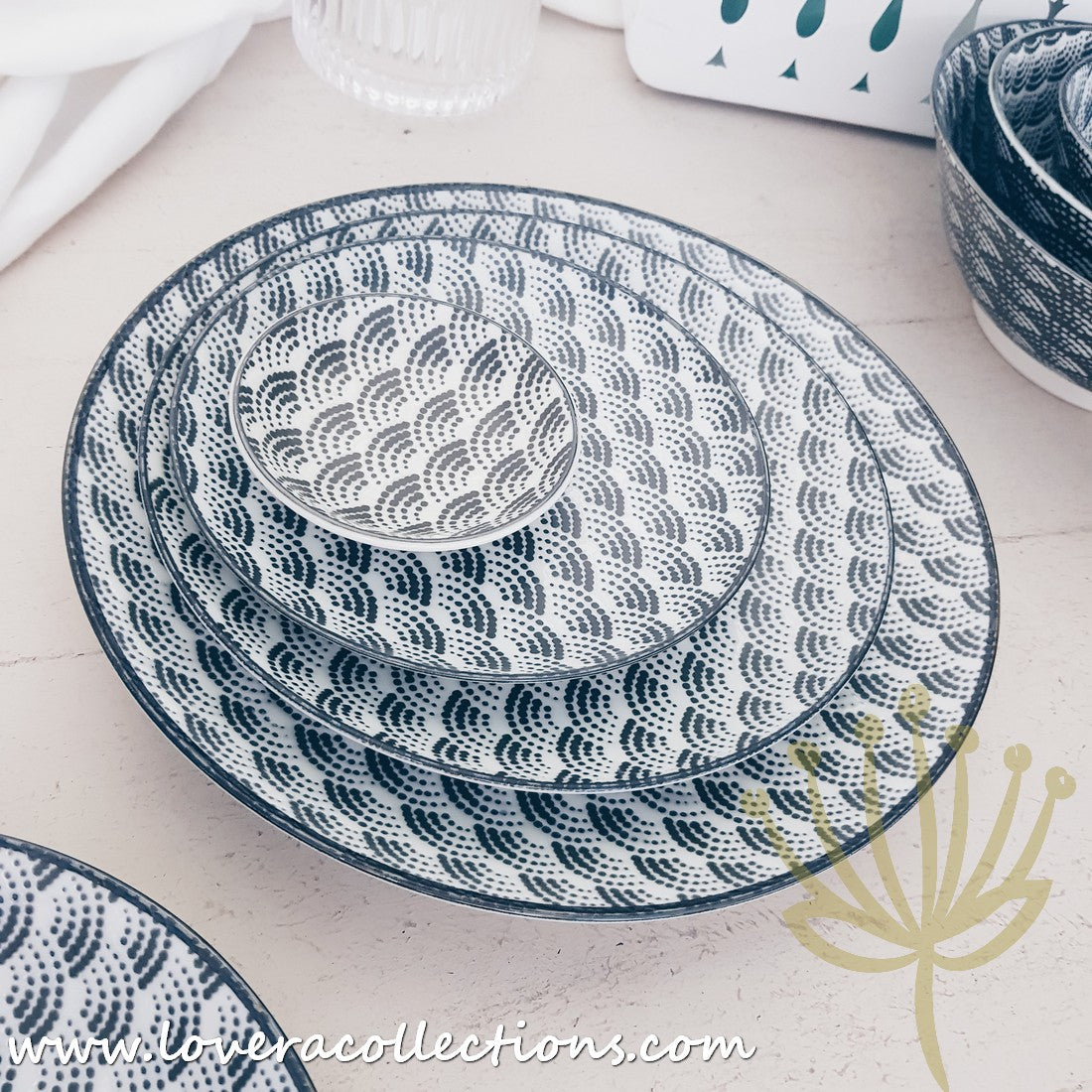 Awasaka Black & White Modern Waves Dinnerware Set - 16-Piece Porcelain Plates & Bowls for Stylish Dining - Perfect for Dinner Parties, Restaurant-Style Meals & Home Decor