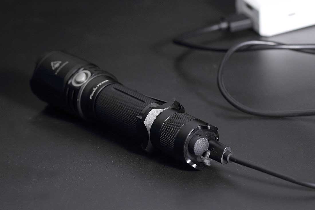 Fenix TK20R Rechargeable Tactical Flashlight Kit - 2000 Lumens, IP68 Waterproof, Long-Lasting Battery - Perfect for Camping, Hiking, and Emergency Preparedness
