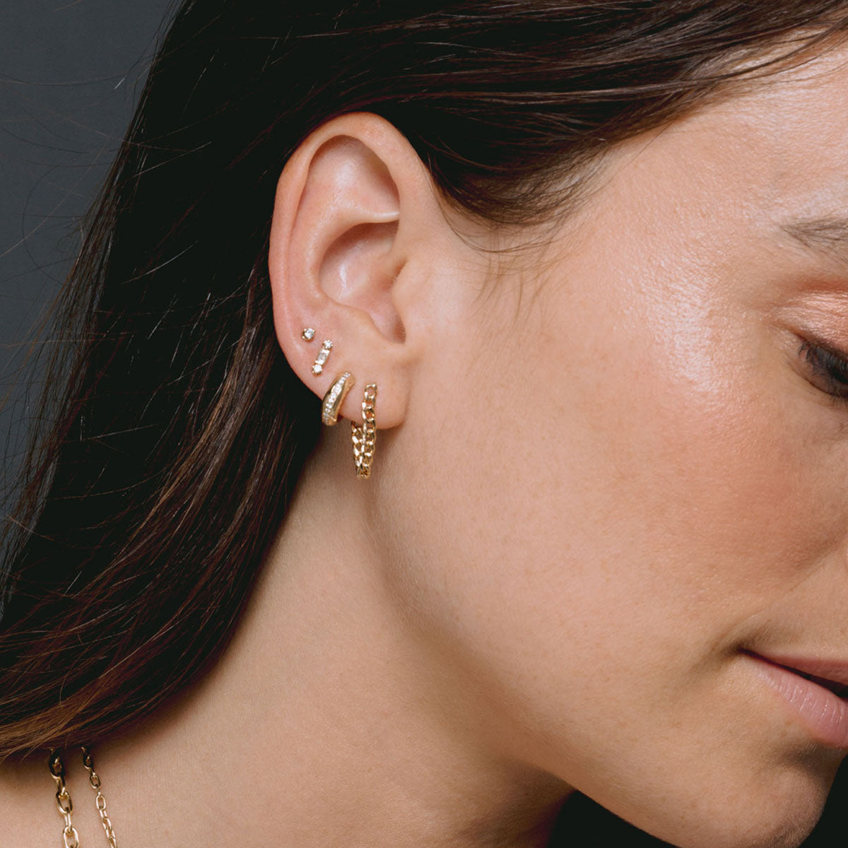 14K Gold Small Curb Chain Huggie Earrings for Women - Minimalist Hoop Earrings for Everyday Wear | Perfect for Work, Date Night & Casual Outfits