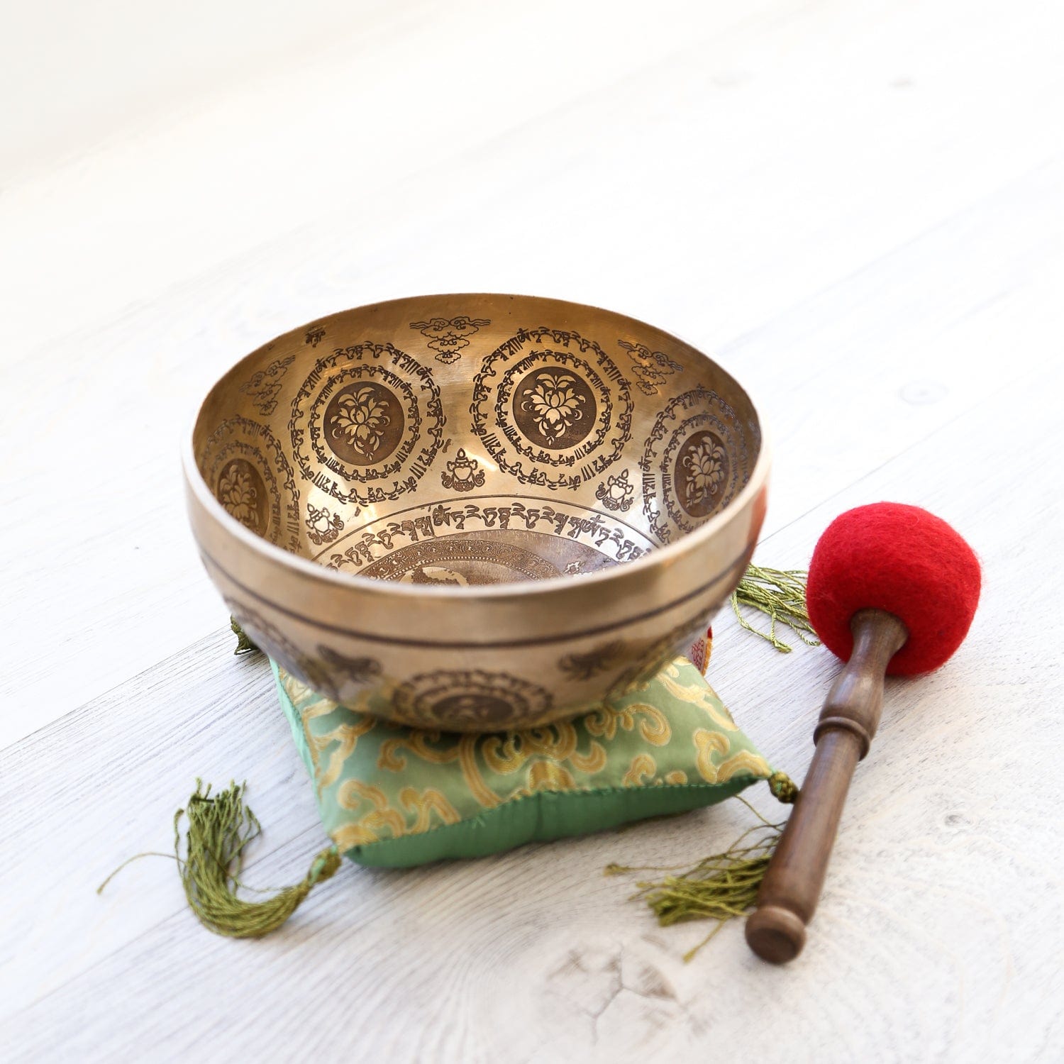 Green Tara Goddess Singing Bowl - Tibetan Meditation Bowl for Healing, Yoga & Spiritual Practice - Perfect for Mindfulness, Sound Therapy & Home Decor