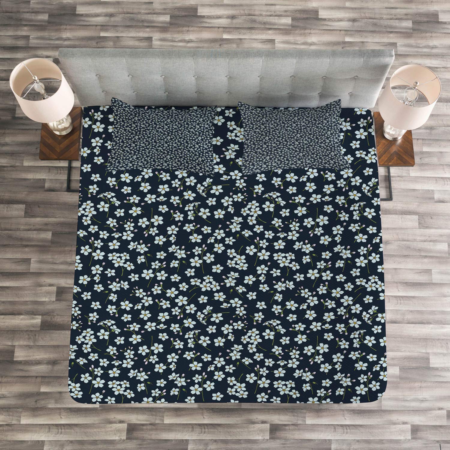 Ambesonne Daisy Bedspread Set - King Size 3 Piece Coverlet with 2 Pillow Shams, Forget-Me-Not Flowers & Chamomile Blooms Gardening Pattern in Pale Blue & Petrol Blue | Perfect for Bedroom Decor, Guest Room Makeover & Bohemian Style Home