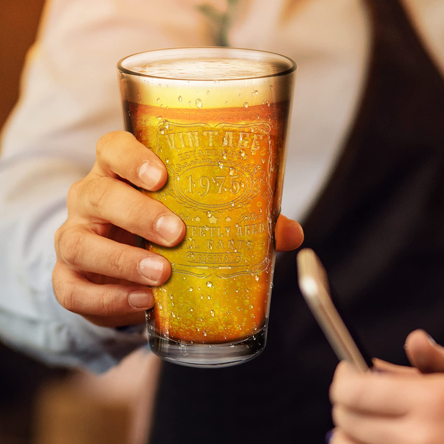 Cuptify Vintage Etched 16 oz Beer Pint Glasses - Perfect 50th Birthday Gift for Men, Established 1975 - Ideal for Beer Lovers, Home Bars & Anniversary Celebrations