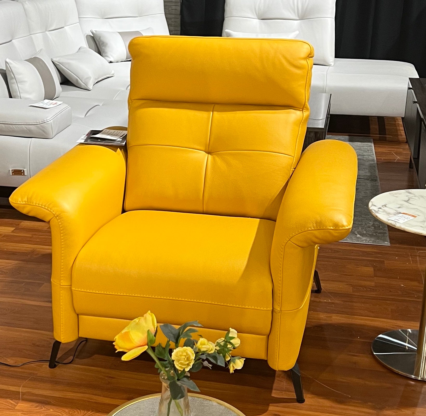 INNOVA DIVANI Diva Sofas - Luxury Modern Sectional Sofa for Living Room, Bedroom & Office - Comfortable Upholstered Fabric Couch with Pillows - Perfect for Relaxing, Entertaining & Home Decor