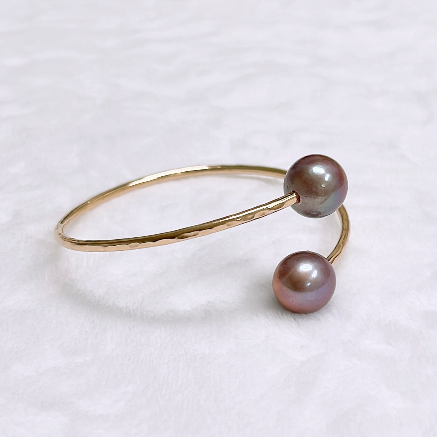 LEIA Cuff Bracelet with Purple Edison Pearls - Elegant Jewelry for Women, Perfect for Weddings, Parties & Special Occasions
