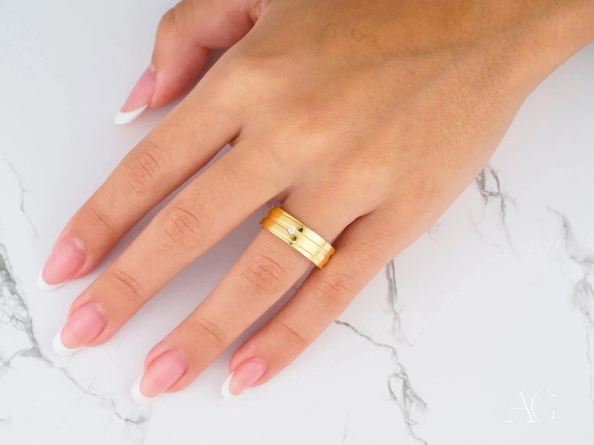 Solitaire Grace: Elegant Wedding Band for Women - Perfect for Engagement, Anniversary & Bridal Jewelry Gifts