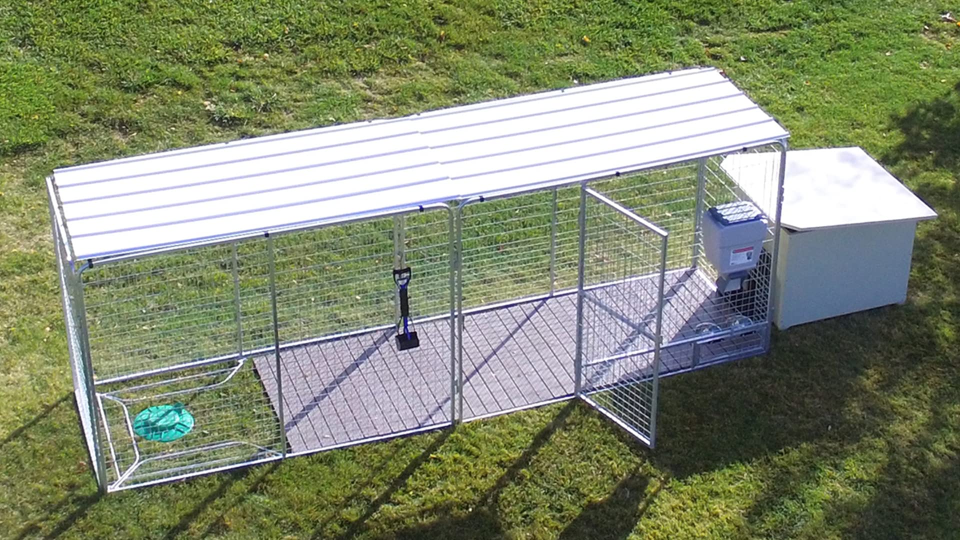 8' x 8' Heavy Duty Raised Dog Kennel Flooring - Durable Outdoor Pet Run Mat for Large Dogs - Perfect for Backyard, Kennel, and Dog Park Use