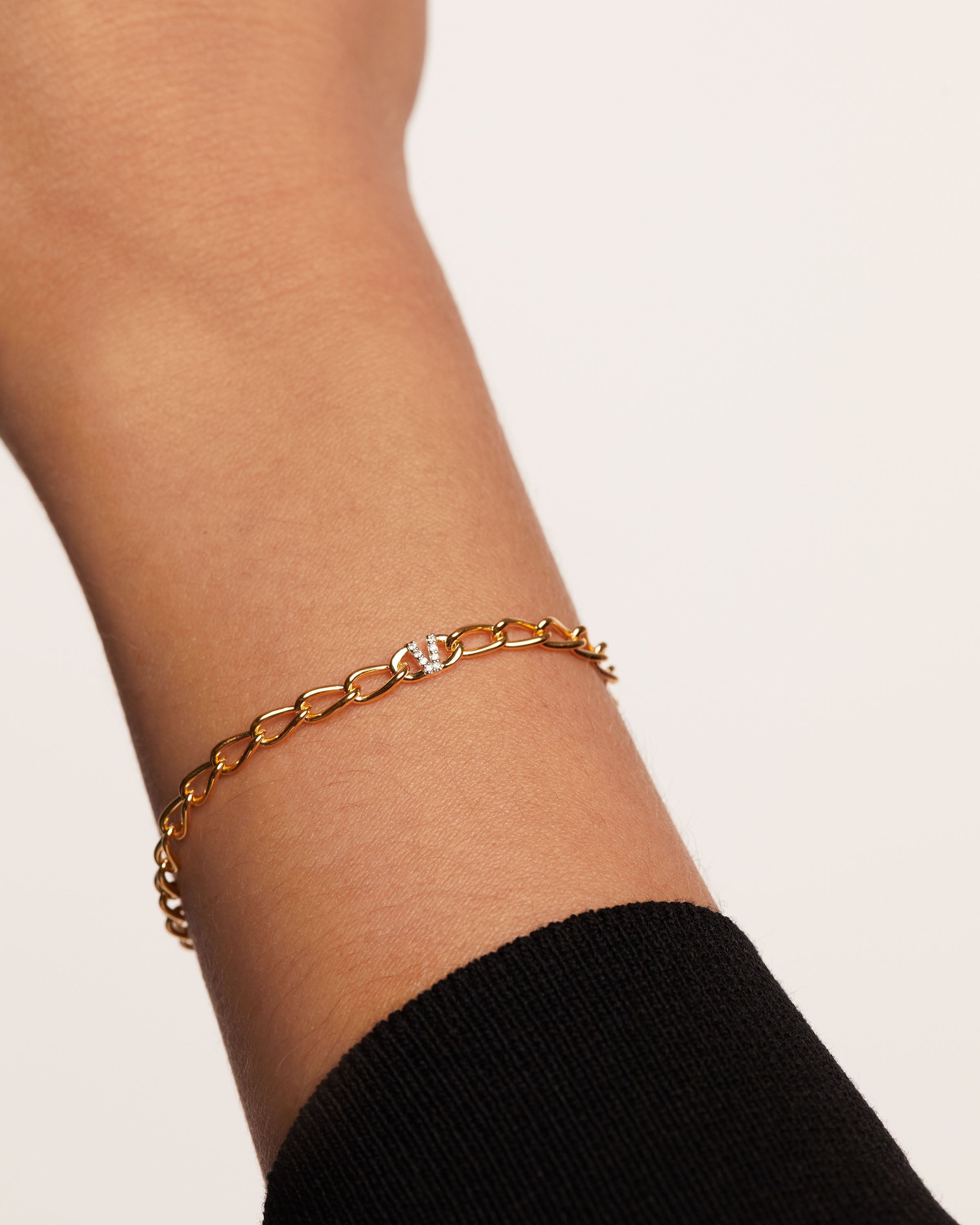 Stylish Letter V Chain Bracelet for Women - Gold & Silver Initial Jewelry - Perfect Gift for Birthday, Anniversary & Everyday Wear