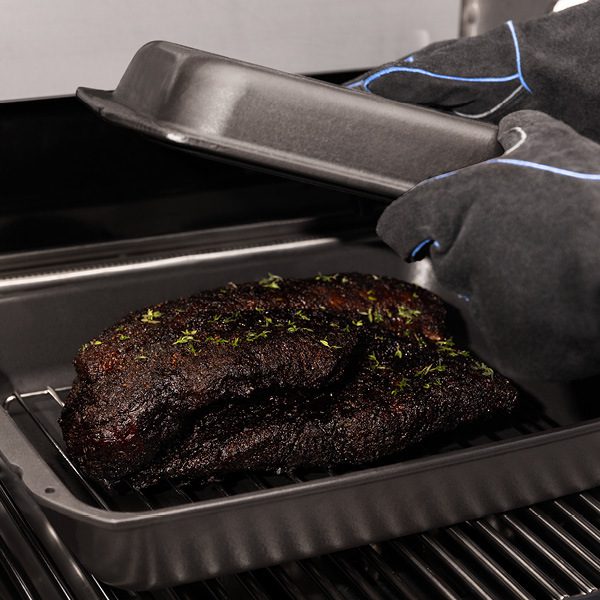 Broil King 69610 Cast Iron Multi Roaster - Premium Dutch Oven for Baking, Braising & Roasting - Perfect for Camping, Outdoor Cooking & Family Dinners
