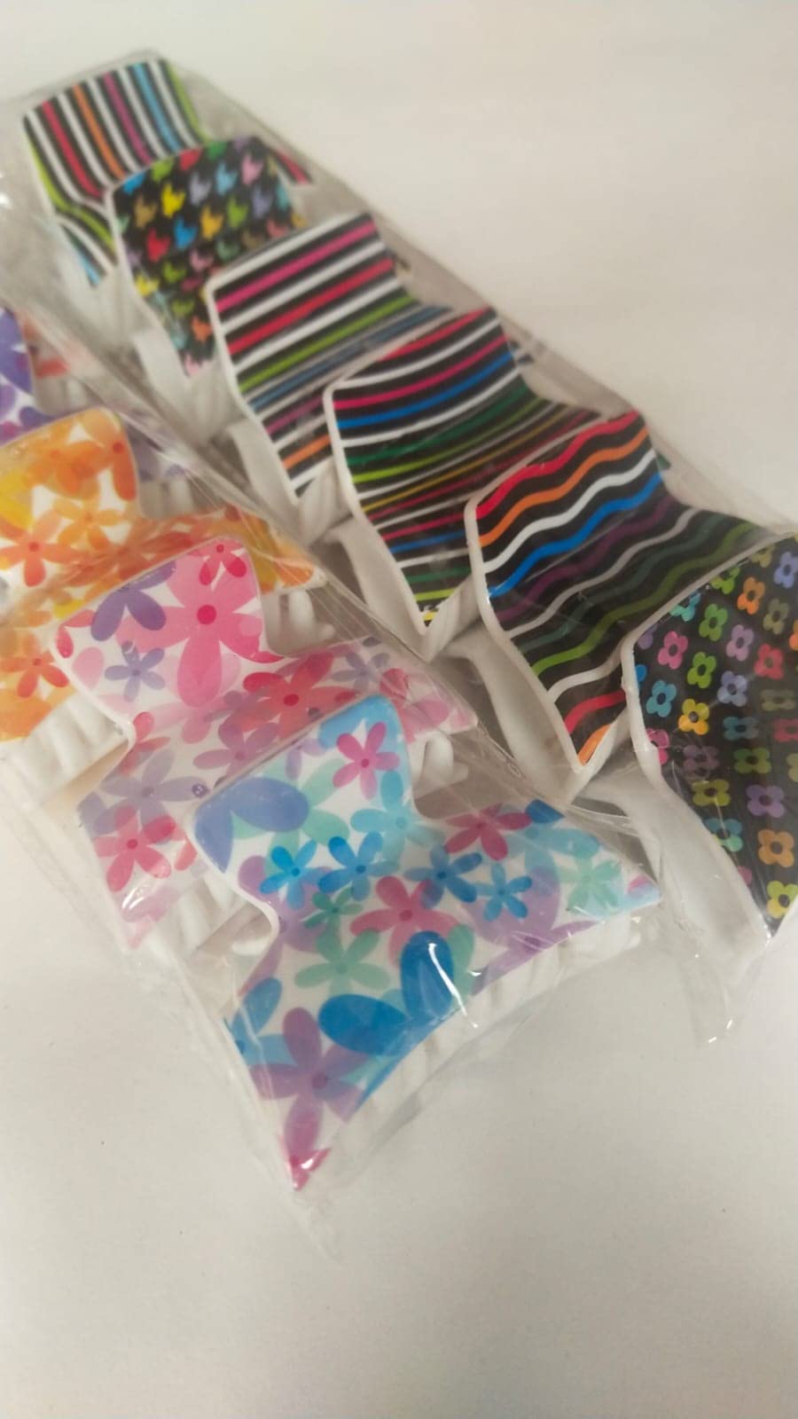 6-Piece Medium Hair Claw Clips Set - Multicolor Hair Clips for Thick & Thin Hair - Strong Hold Barrettes for Women & Girls - Perfect for Updos, Ponytails & Everyday Styling