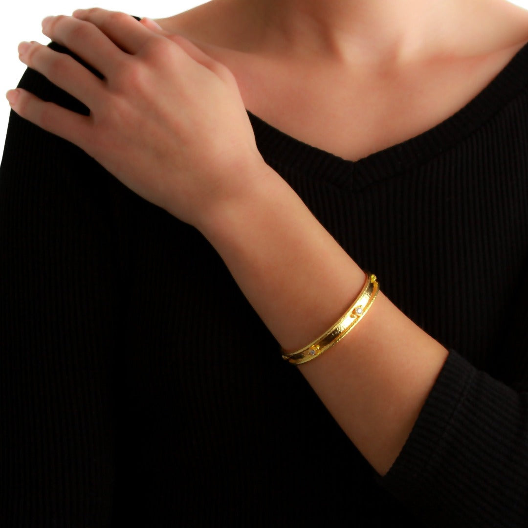 Elizabeth Locke 14K Gold Flat Thin Bangle Bracelet with Genuine Diamonds - Elegant Stackable Jewelry for Women, Perfect for Weddings & Evening Events