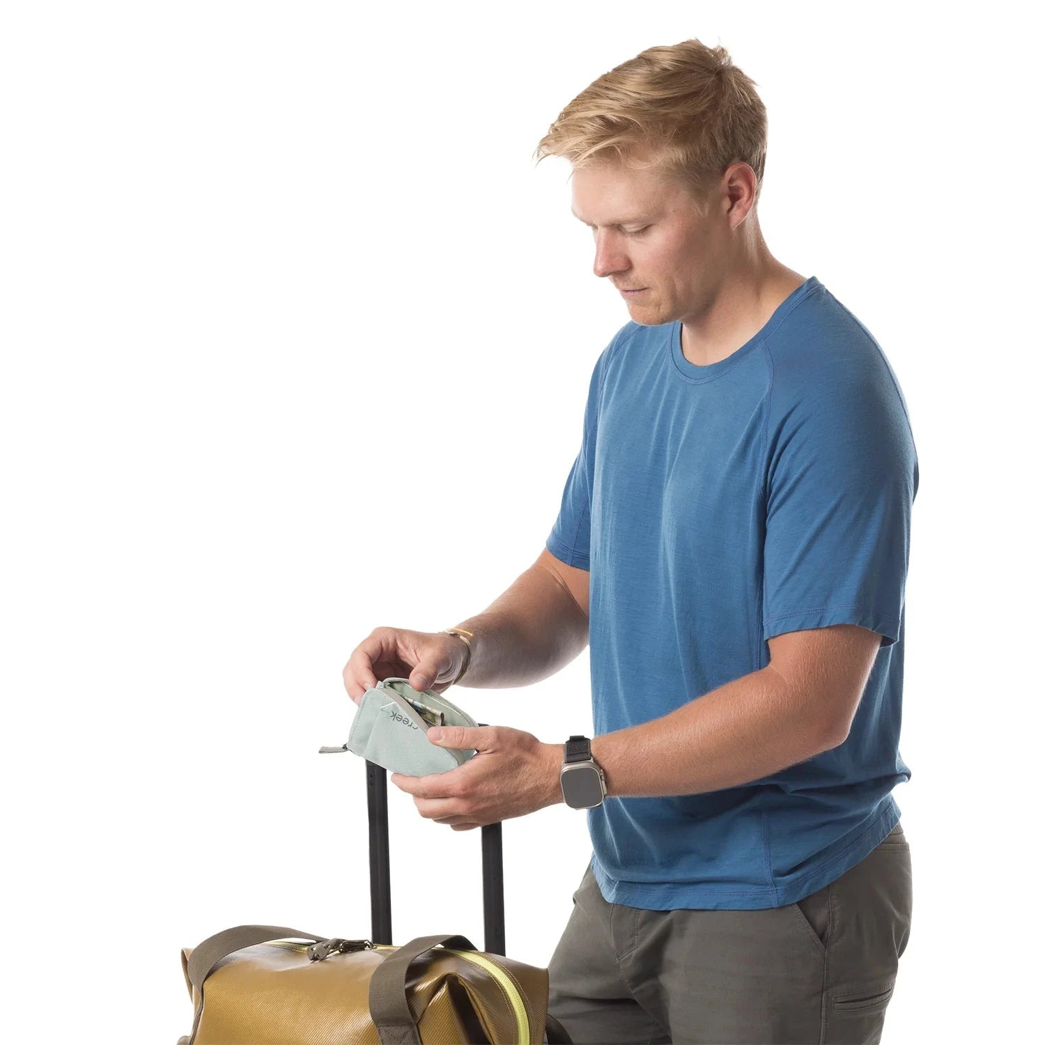 Eagle Creek RFID Blocking Travel Wallet - Secure & Slim Passport Holder for Men & Women - Perfect for Airports, Business Trips & Everyday Use