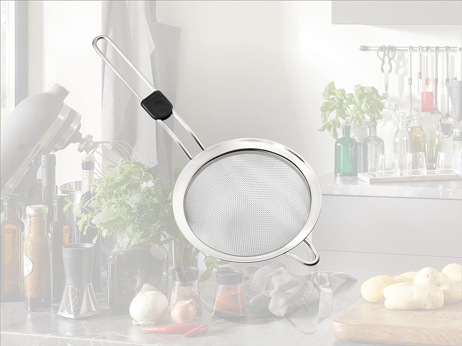 Leifheit Proline Stainless Steel Strainer 16 cm - Durable Kitchen Colander for Pasta, Vegetables & Fruits - Perfect for Cooking, Draining & Washing Food