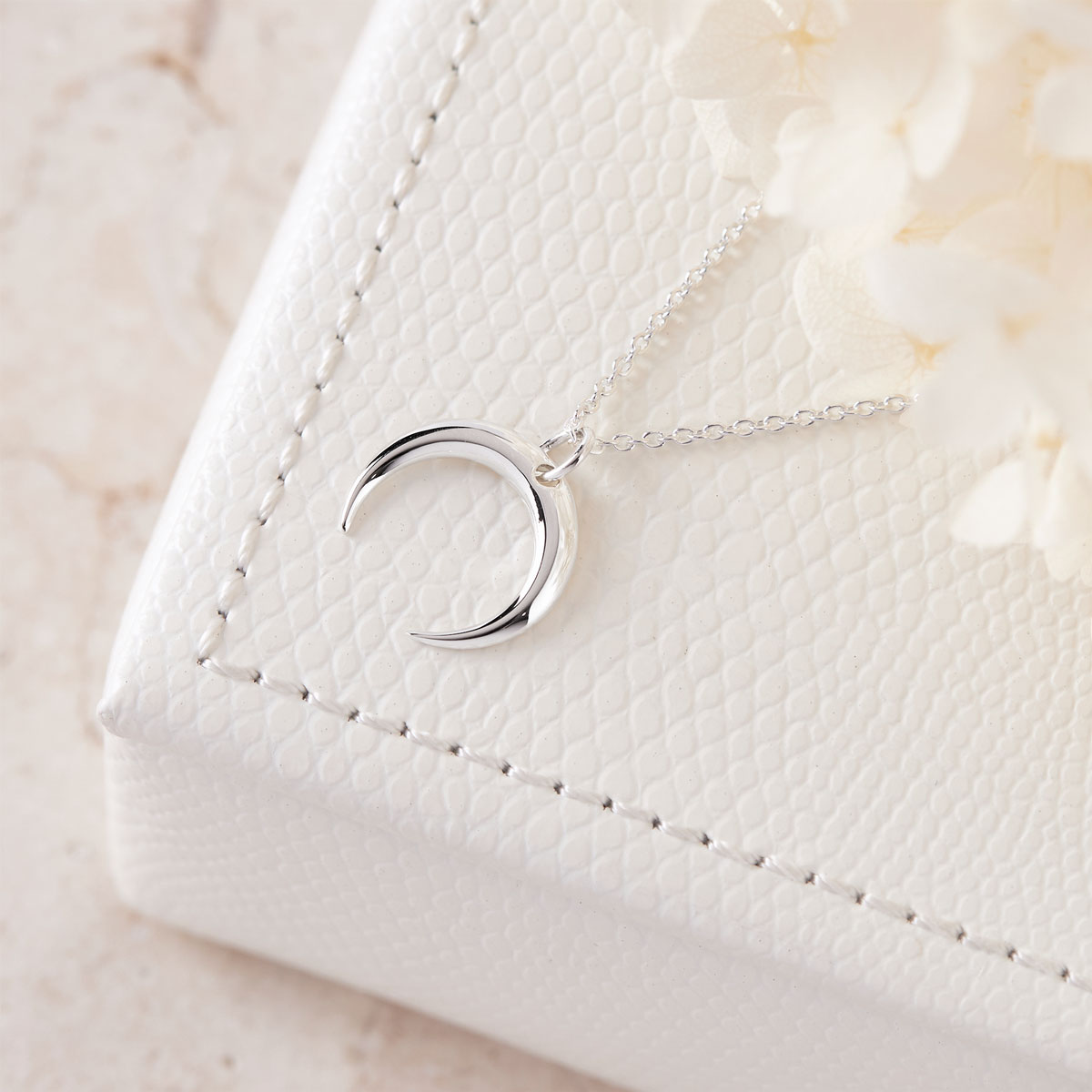 Crescent Moon Necklace - Elegant Silver Moon Pendant for Women | Perfect Gift for Birthday, Anniversary & Valentine's Day | Boho Chic Jewelry for Everyday Wear & Special Occasions