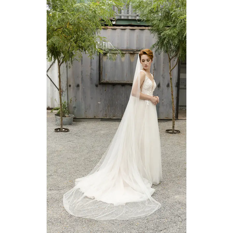 Elegant Cathedral Bridal Veil V2292C - Long Lace Wedding Veil for Bride, Perfect for Church Ceremony & Formal Weddings