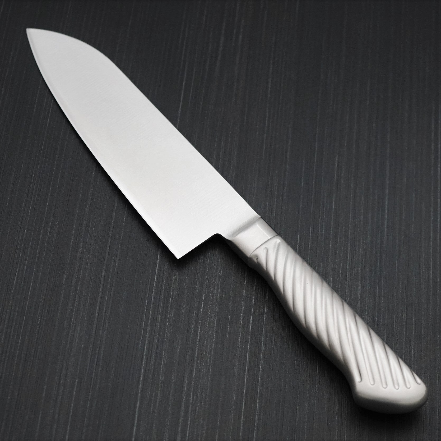 Tojiro Pro VG10 Stainless Steel Santoku Knife 7 Inch - Japanese Kitchen Knife for Slicing, Dicing & Chopping - Perfect for Home Chefs & Professional Cooking