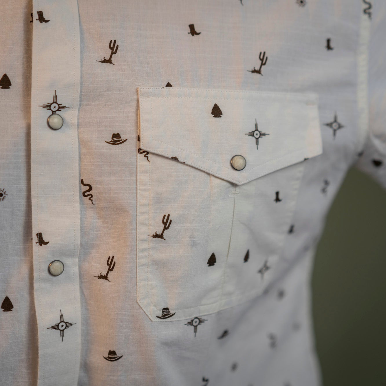 Rodeo Printed Short Sleeve Woven Shirt for Men - Western Cowboy Style Casual Button Up Top for Summer Outdoor Rodeo Events and Country Music Festivals