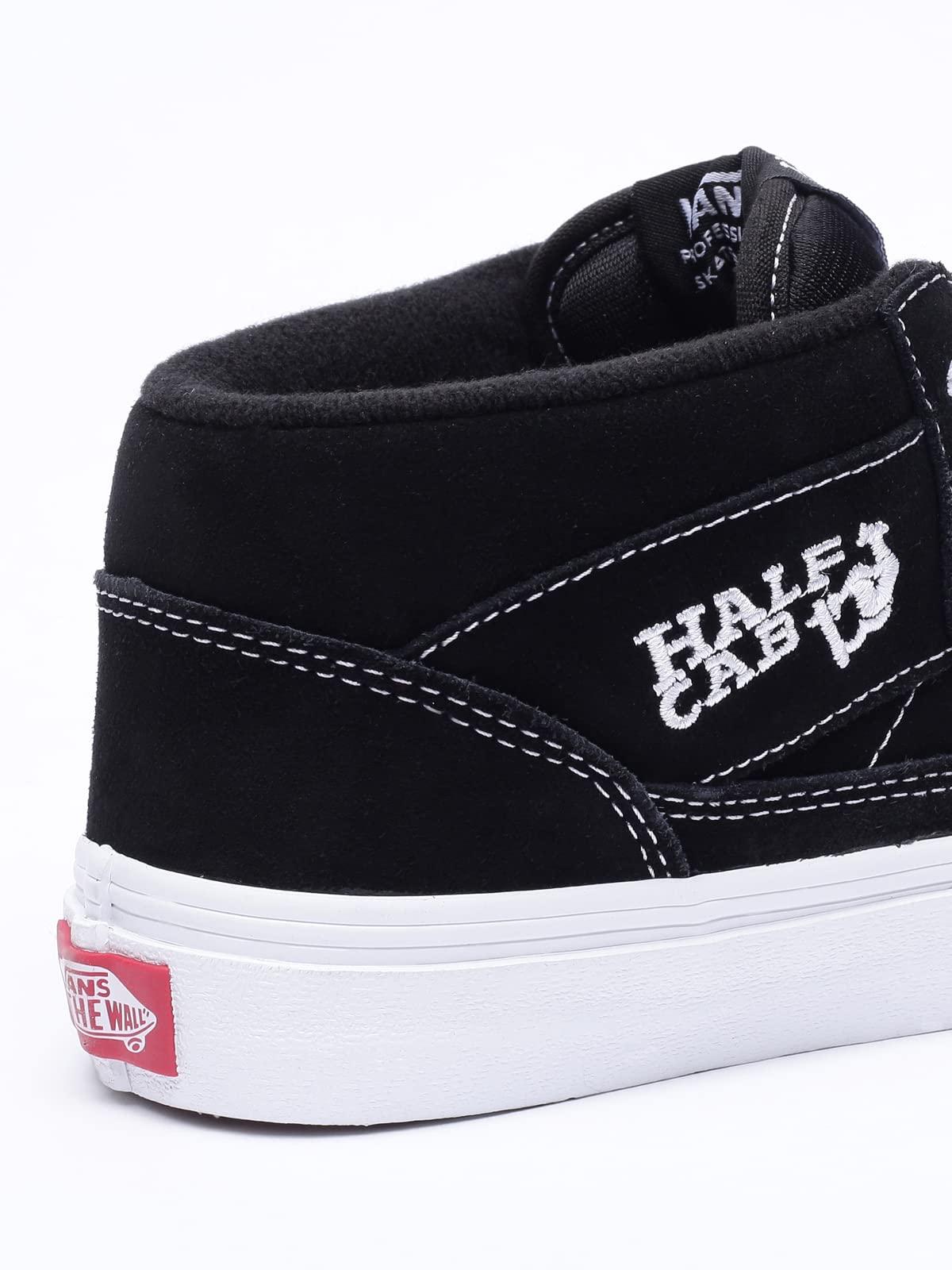Vans Unisex-Adult Half Cab Core Classics Skate Shoes | Durable & Comfortable Sneakers for Skateboarding, Casual Wear & Street Style