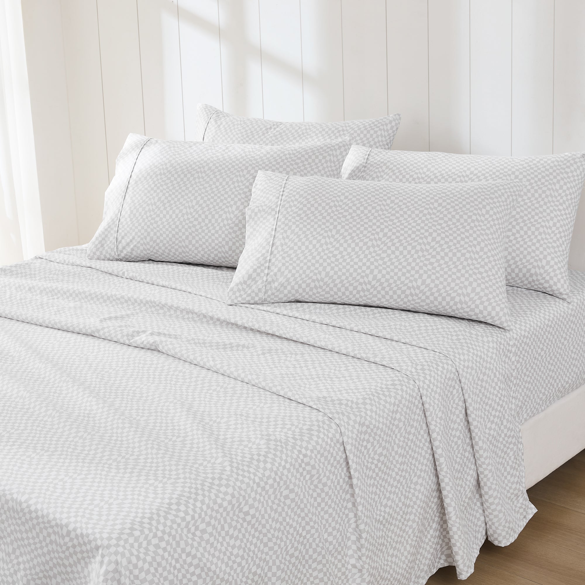 Circus Wavy Checks Sheet Set - Soft & Breathable Cotton Bedding for Kids & Adults - Perfect for Bedrooms, Dorms, and Guest Rooms