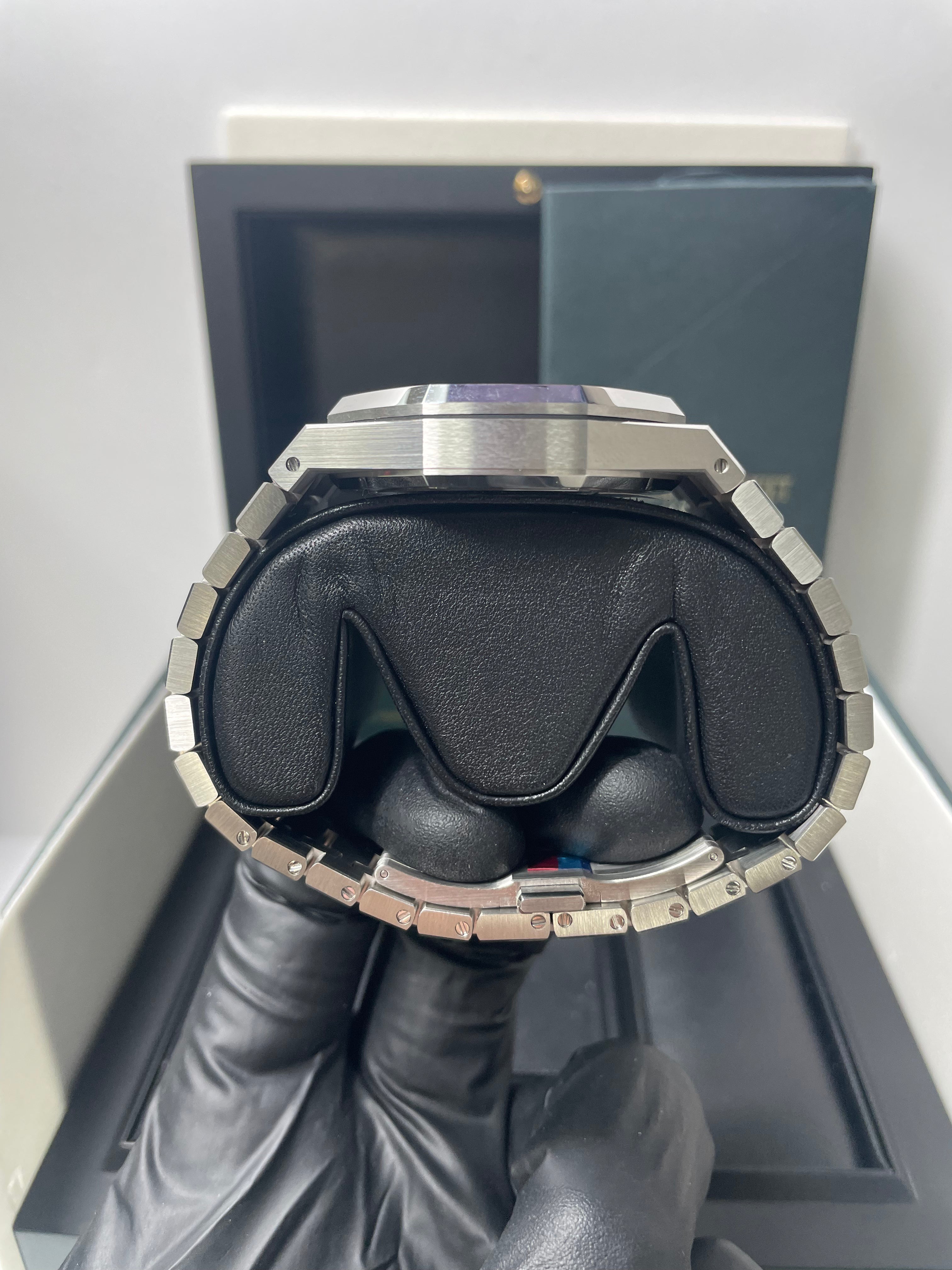 Audemars Piguet Royal Oak 15500ST.OO.1220ST.04 - Self-Winding Stainless Steel Watch with Silver Dial | Luxury Timepiece for Business, Formal Events & Collectors
