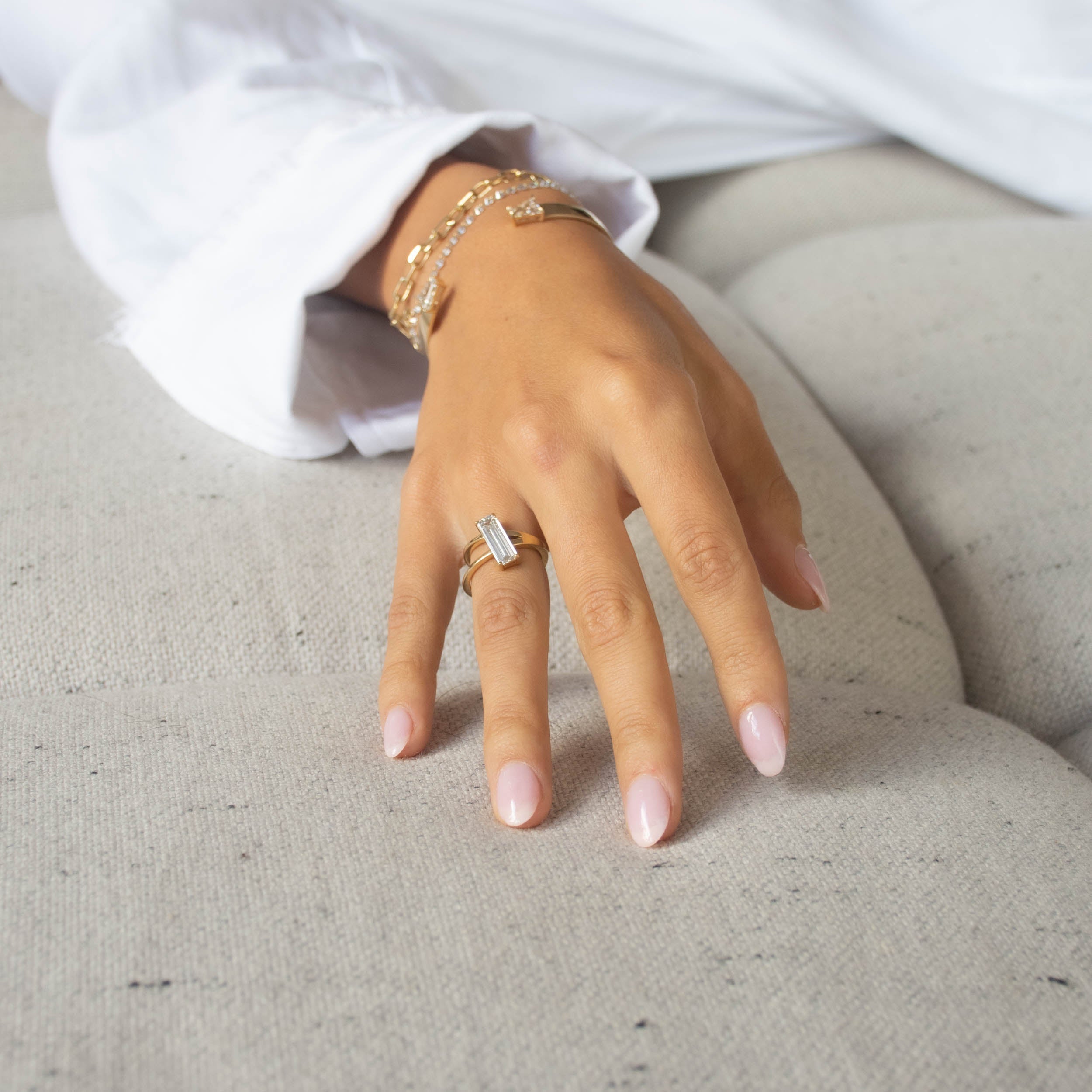 18K Gold Long Baguette V Ring - Size 6 | Elegant Stackable Wedding Band, Anniversary Gift for Her | Perfect for Bridal Jewelry, Date Nights & Special Occasions