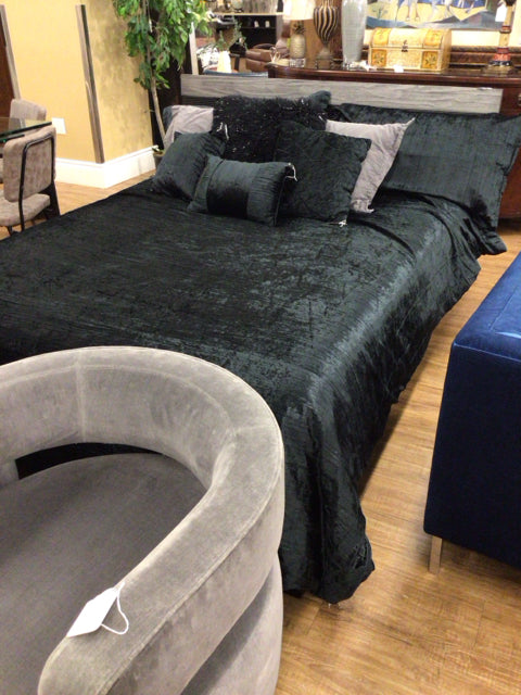 Queen Size Black 7-Piece Bedding Set - Soft Microfiber Comforter, Sheets & Pillowcases - Luxurious Bedroom Decor for Home, Hotel, or Guest Room