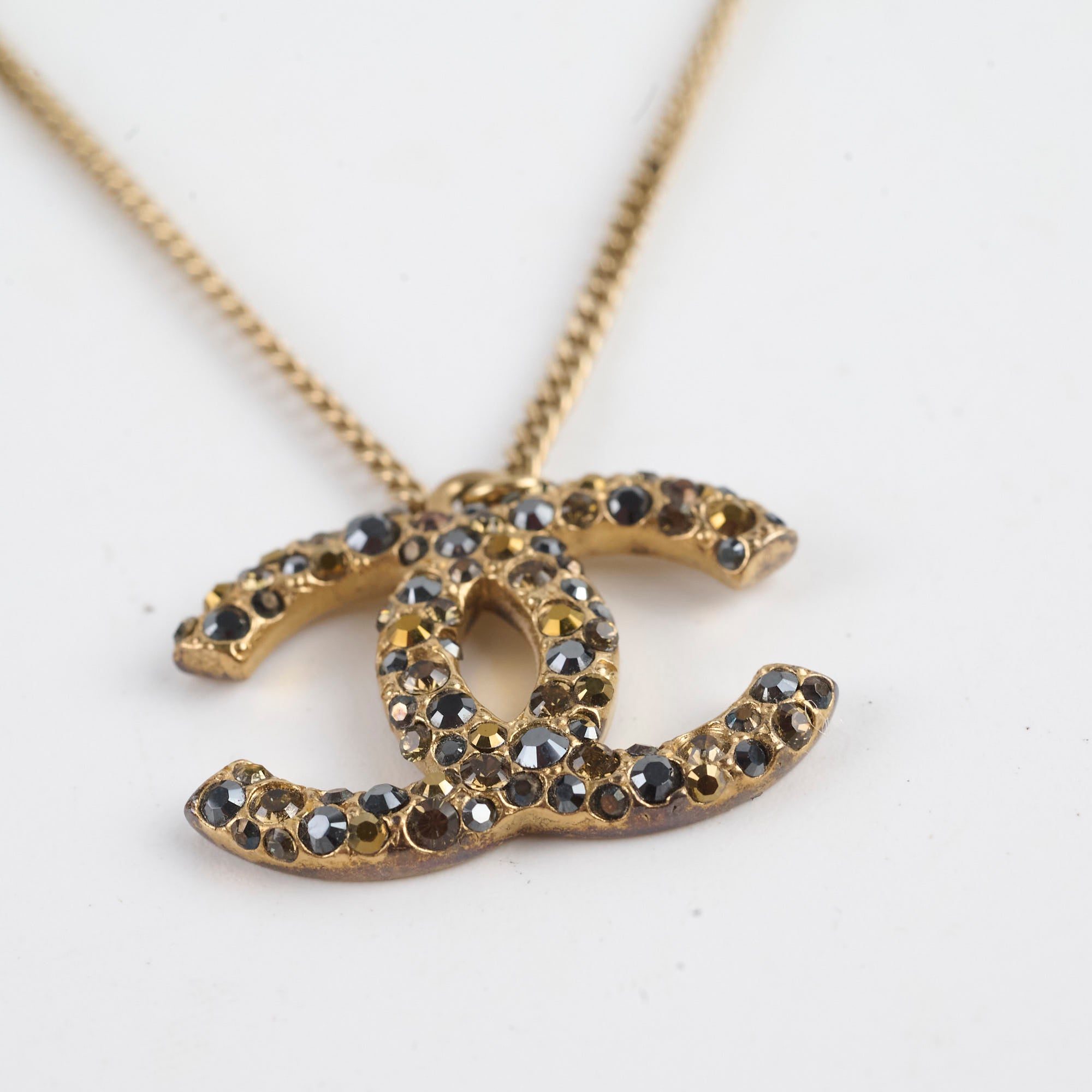 Chanel CC Logo Crystal Necklace for Women - Elegant Luxury Pendant Jewelry Gift for Birthday, Anniversary & Special Occasions