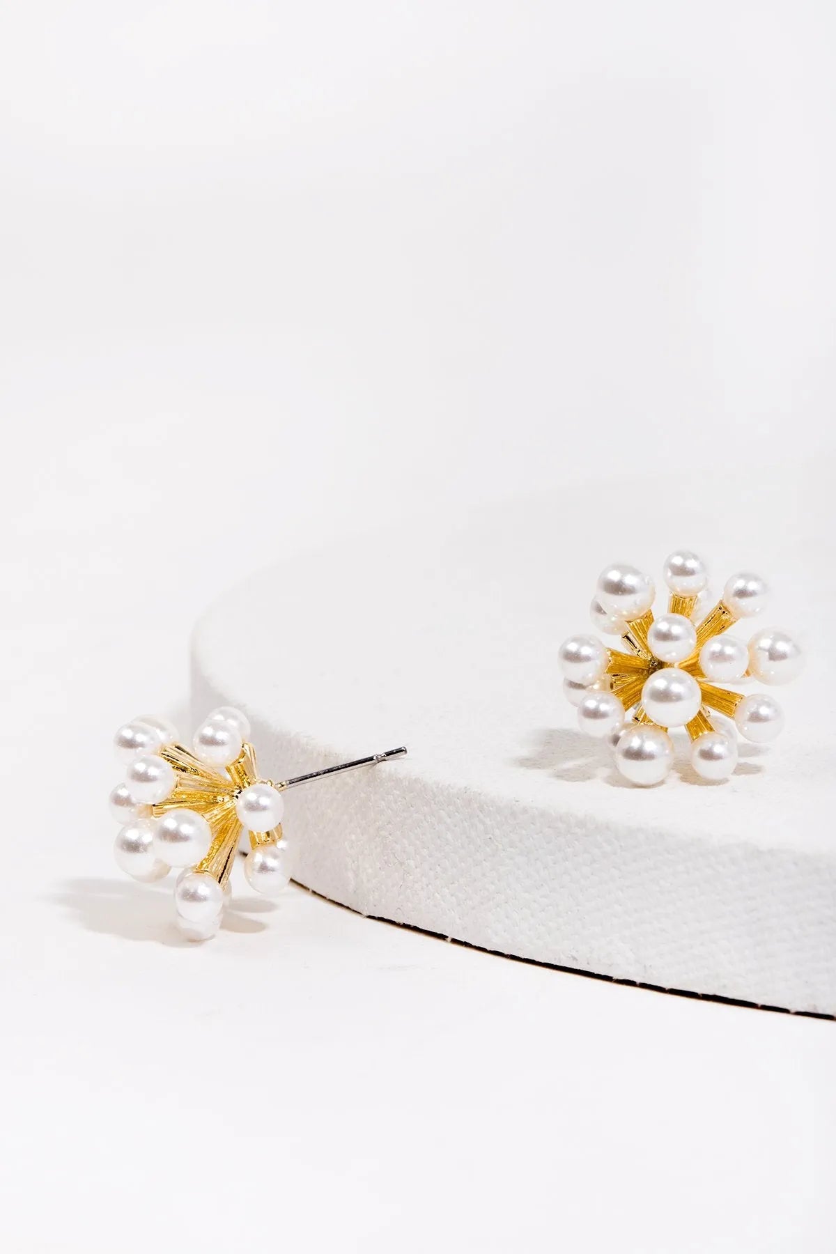 Sparkling Firework Pearl Earrings for Women - Elegant Stud Earrings for Party, Wedding & Evening Wear - Perfect Gift for Her