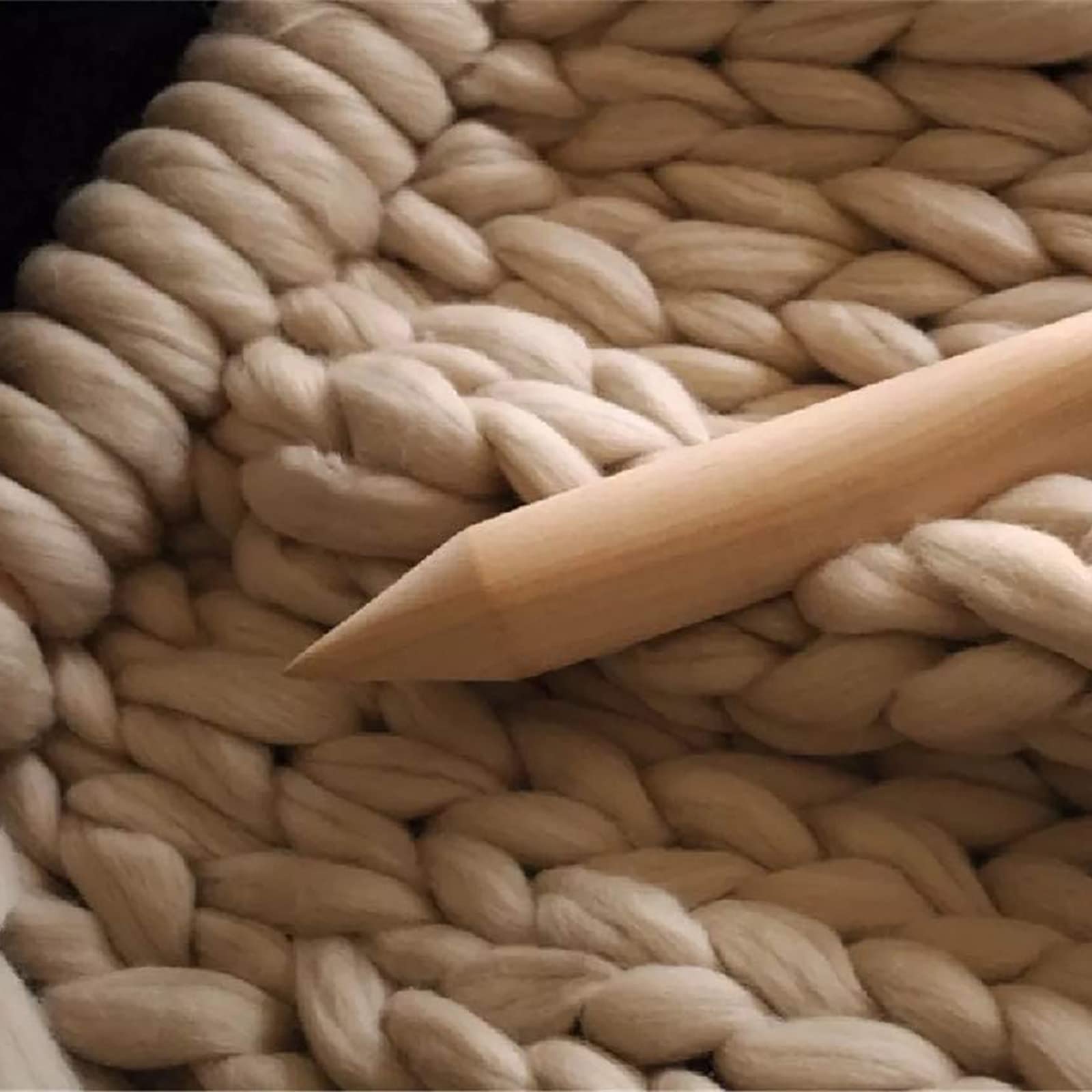 Chunky Knit Blanket - Ultra Soft & Warm Handmade Throw for Couch, Bed, Sofa - Cozy Yarn Blanket Perfect for Home Decor, Gifts & Winter Snuggling