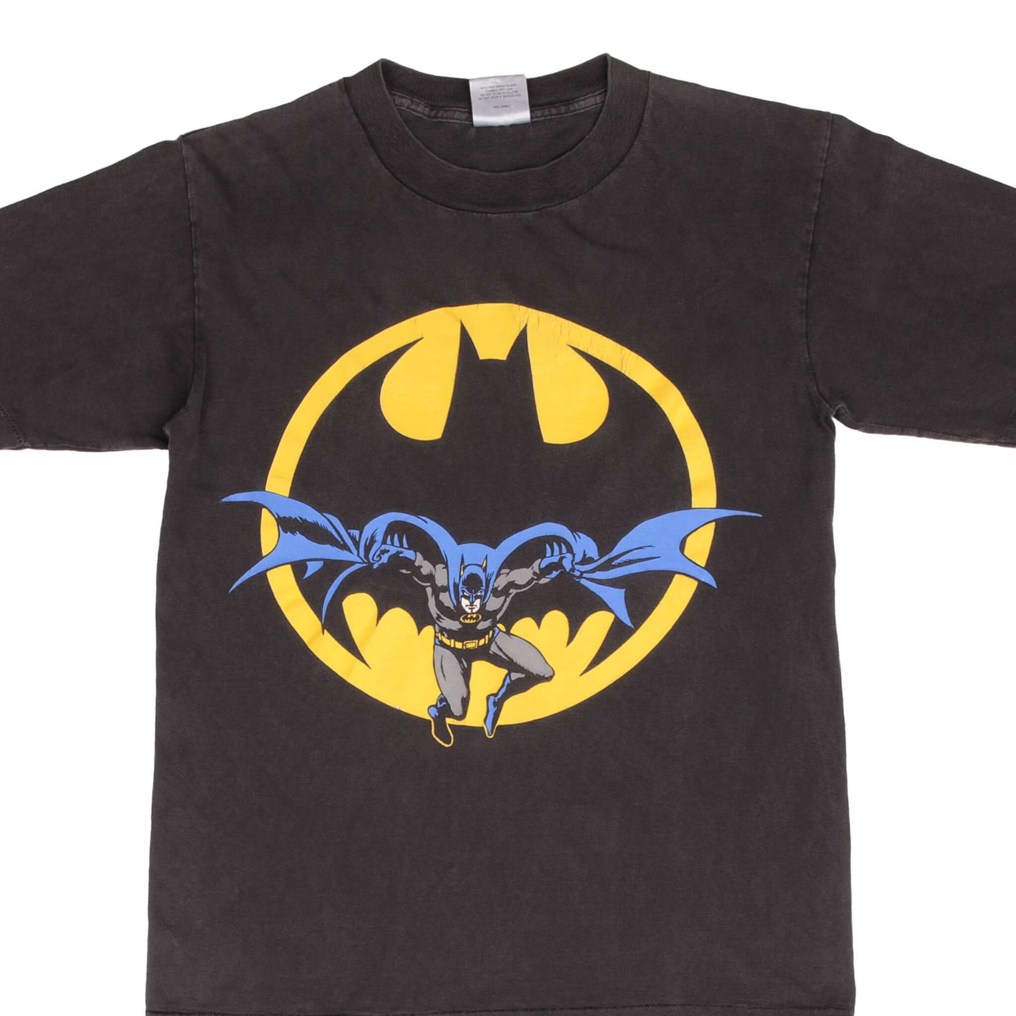 Vintage DC Comics Batman 1990s Graphic T-Shirt - Medium Size, 100% Cotton, Made in USA - Perfect for Cosplay, Comic Con & Casual Wear