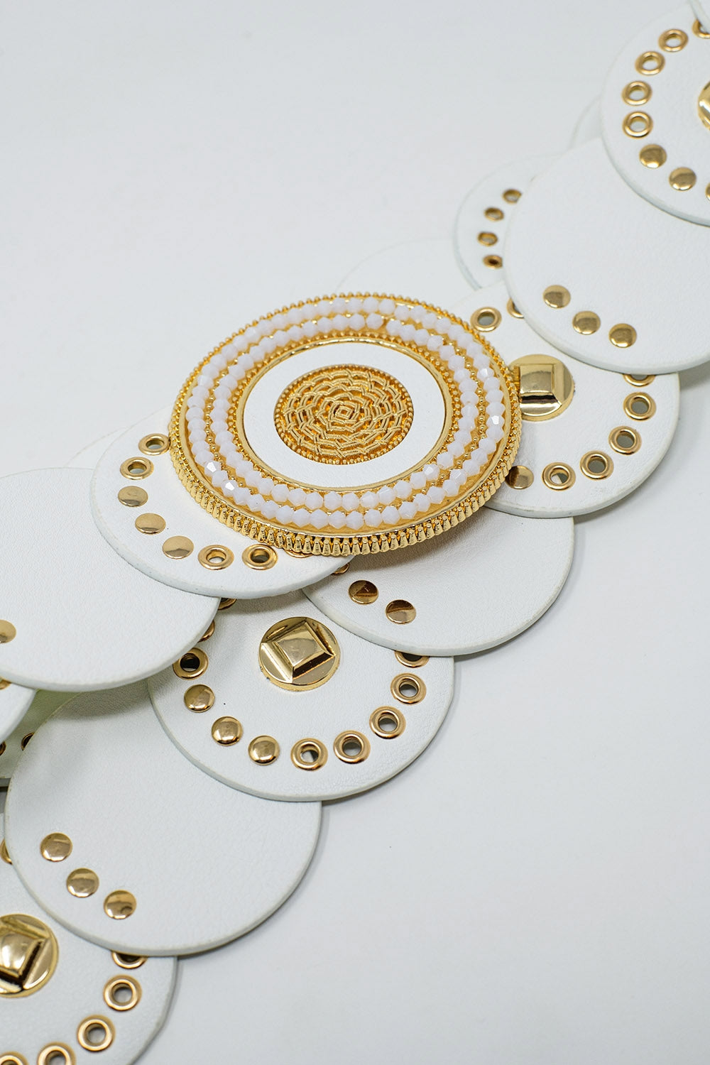 White Leather Belt with Round Rhinestone Buckle and Gold Accents - Elegant Accessory for Women's Dresses, Jeans, and Formal Outfits