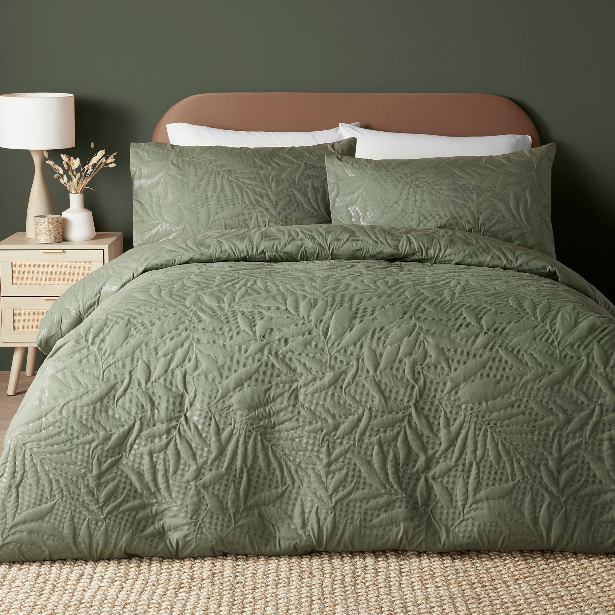 Serene Luana Duvet Cover Set - Dark Green Luxury Bedding, Queen Size, Soft Microfiber, Wrinkle Resistant - Perfect for Master Bedroom, Guest Room & Cozy Home Decor