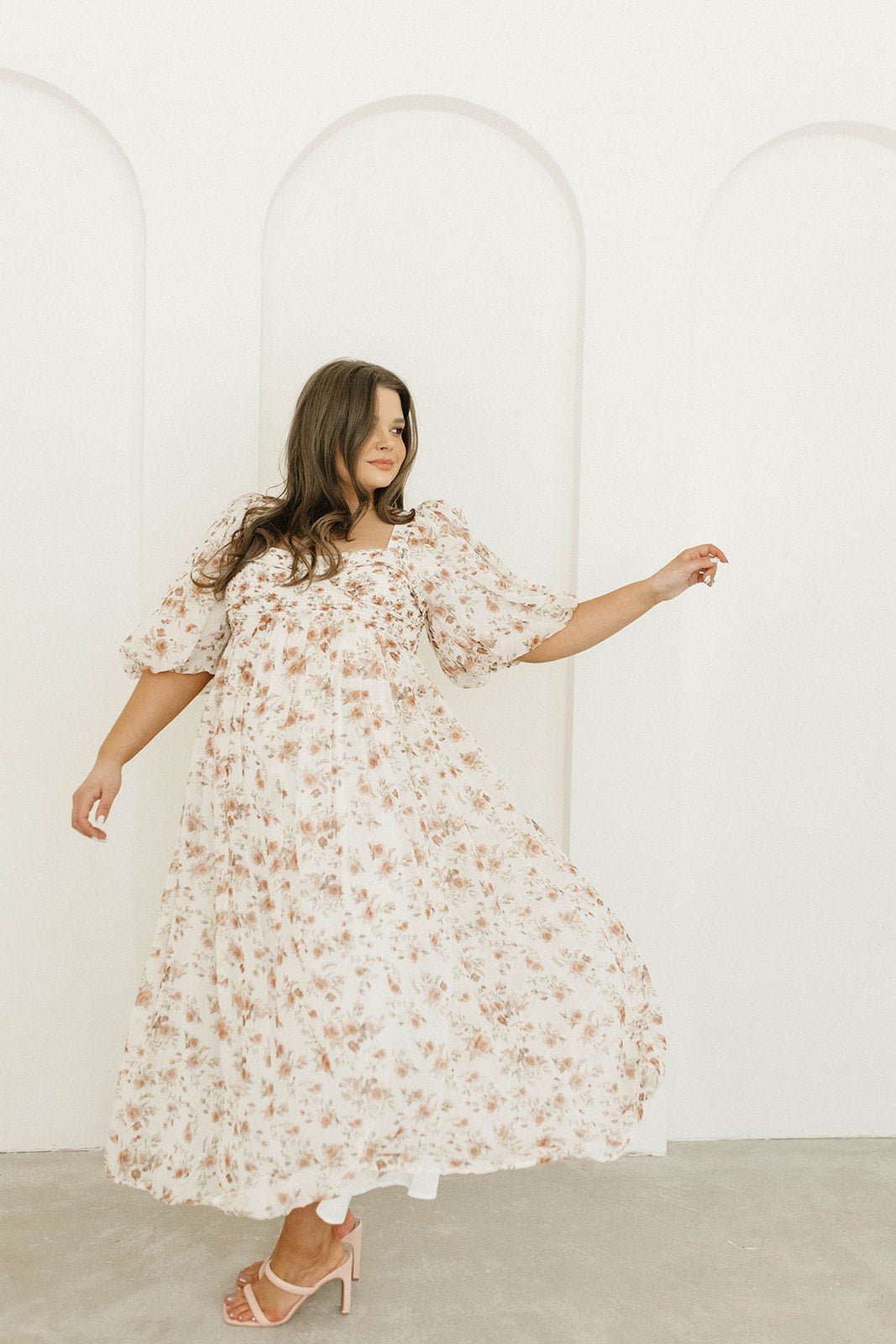 Harlow Maxi Dress in Ivory Floral - Bump Friendly Maternity Dress & Inclusive Sizing (S-3XL) | Perfect for Pregnancy, Beach Vacations & Summer Weddings