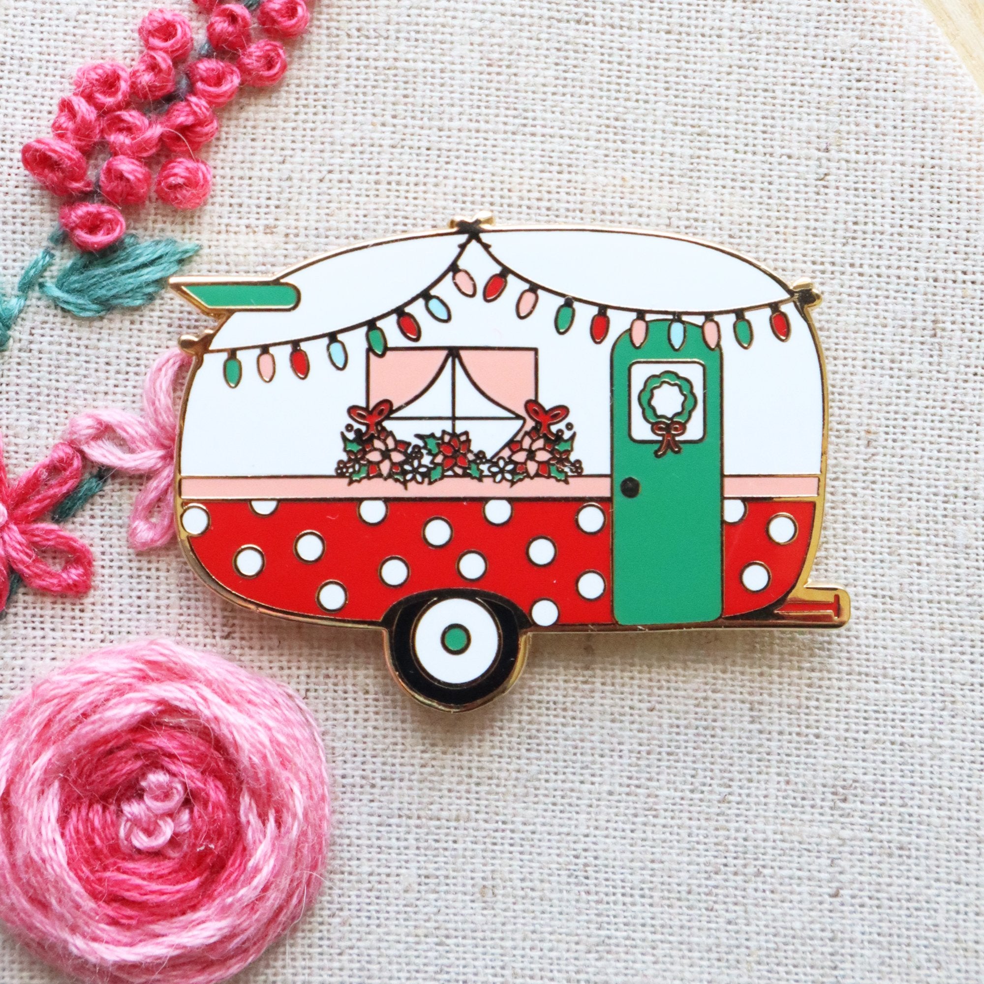 Christmas Camper Needle Minder - Magnetic Pin Cushion for Sewing, Quilting & Embroidery - Perfect for Holiday Crafting & DIY Projects